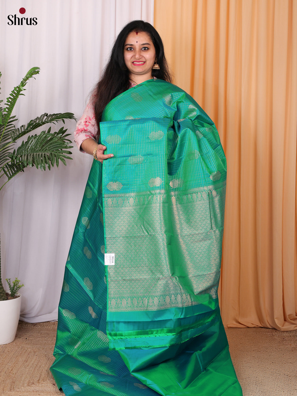 Green(Single Tone) - Kanchipuram silk Saree - Shop on Shrus.com