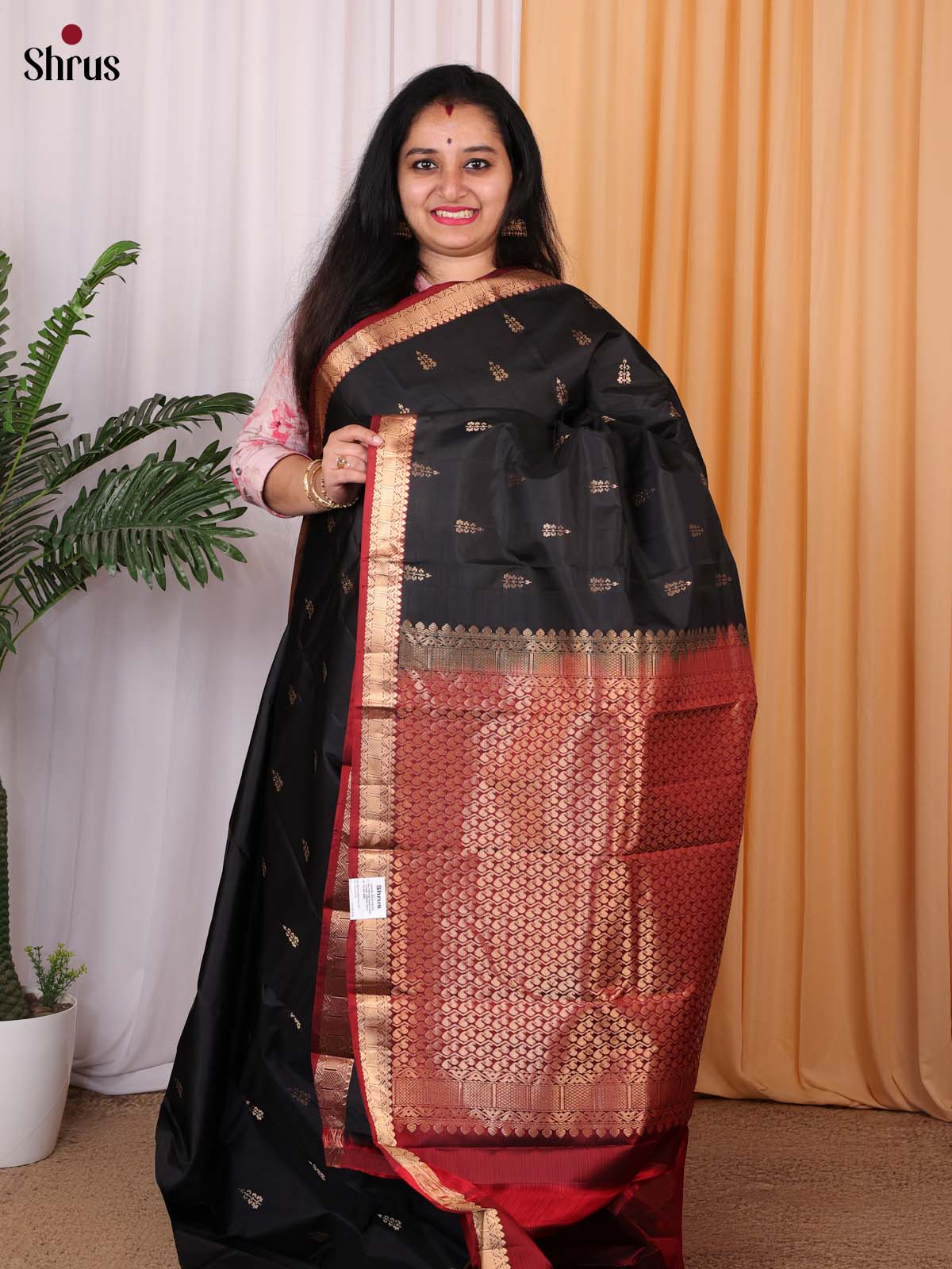 Black & Maroon - Kanchipuram Silk Saree - Shop on Shrus.com