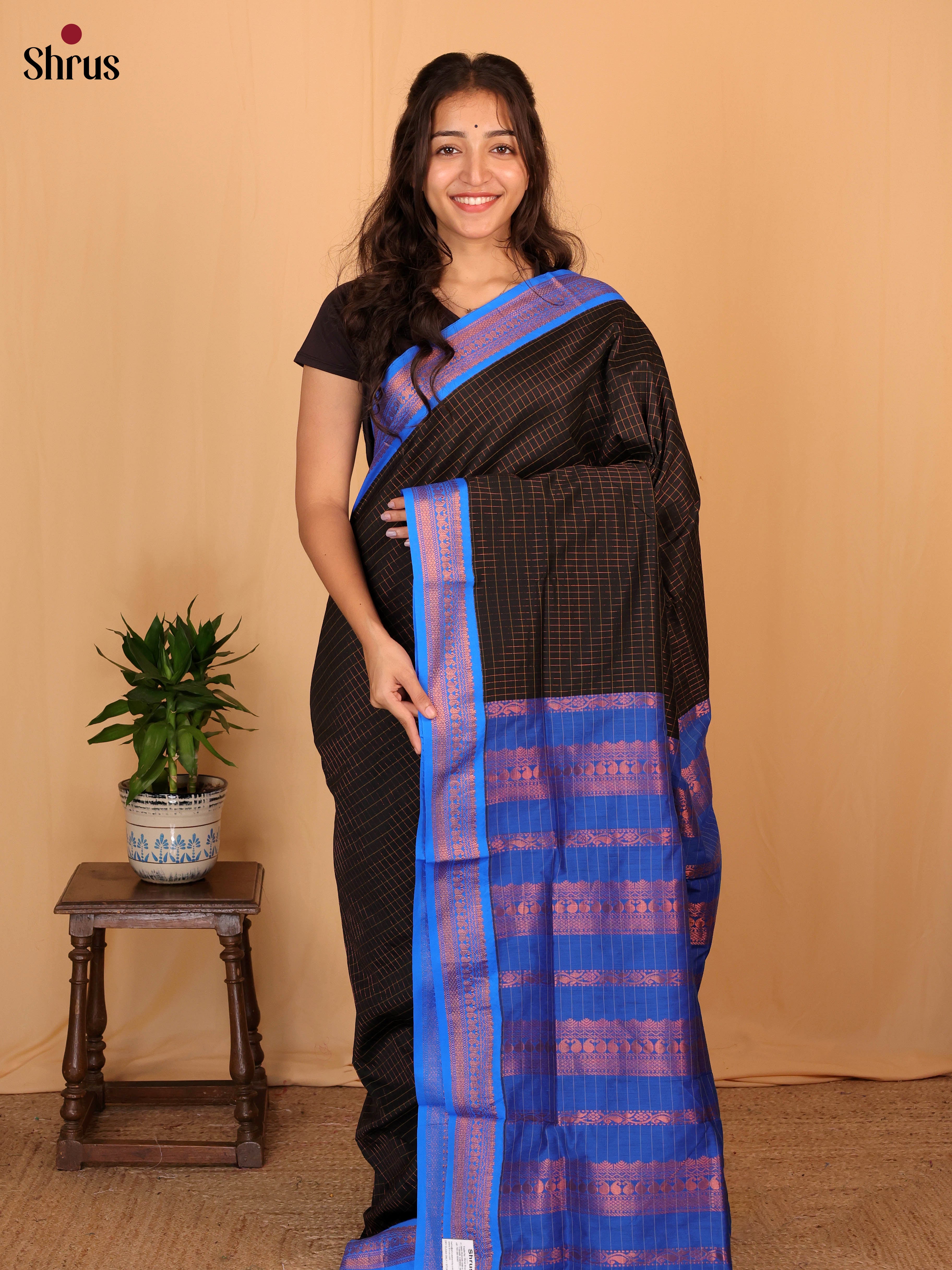 Mystique Black Kalyani Cotton Saree with Blue Zari Border & Contrast Zari Woven Pallu - Shop on Shrus.com