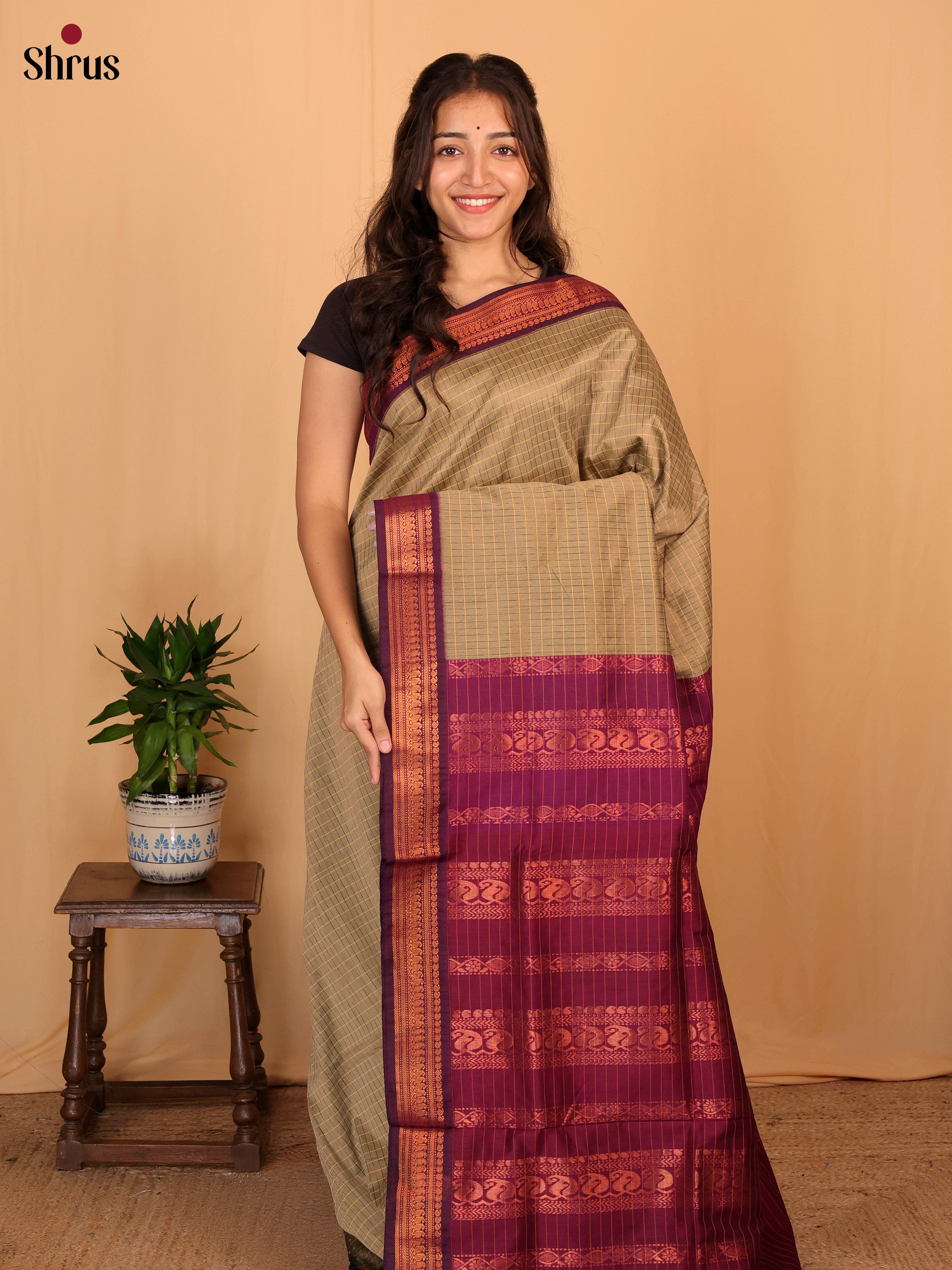 Green & Majenta - Kalyani Cotton Saree - Shop on Shrus.com