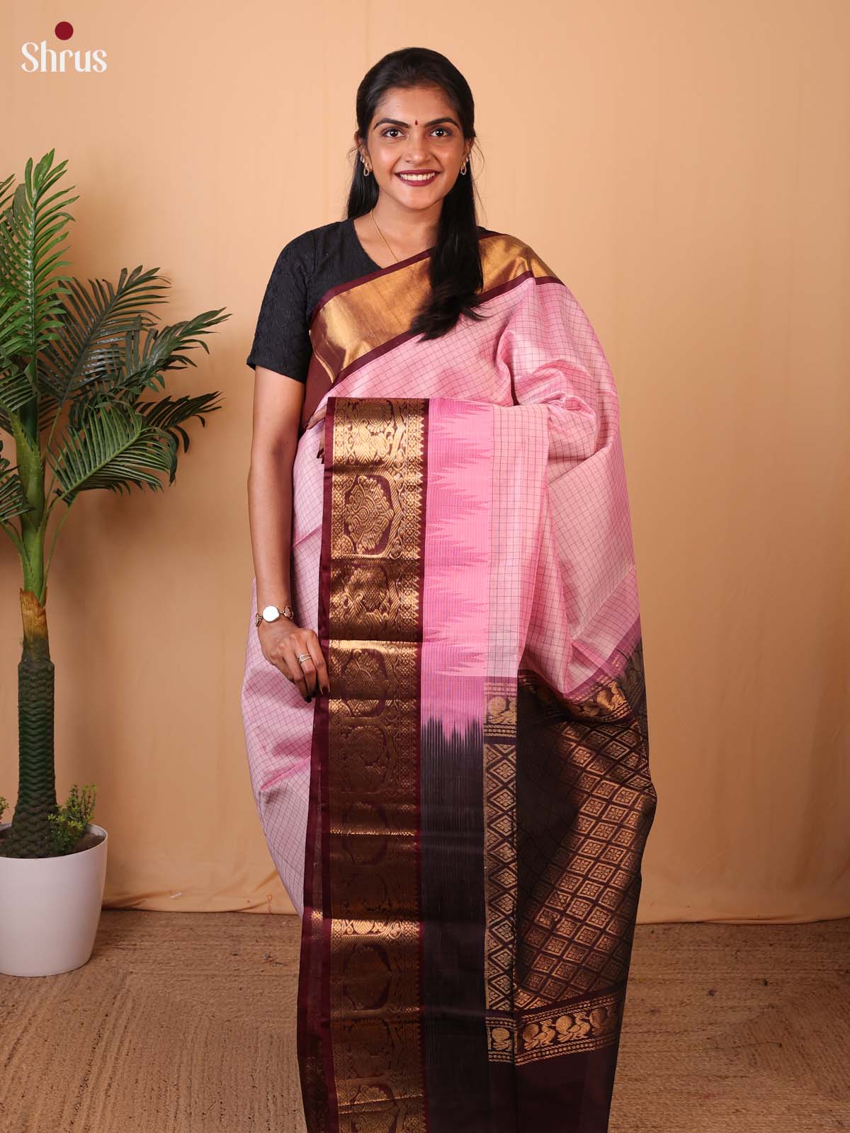 Chic Pink Silk Cotton Saree With Zari Kattams(Checks) And Contrast Brown Border - Shop on Shrus.com