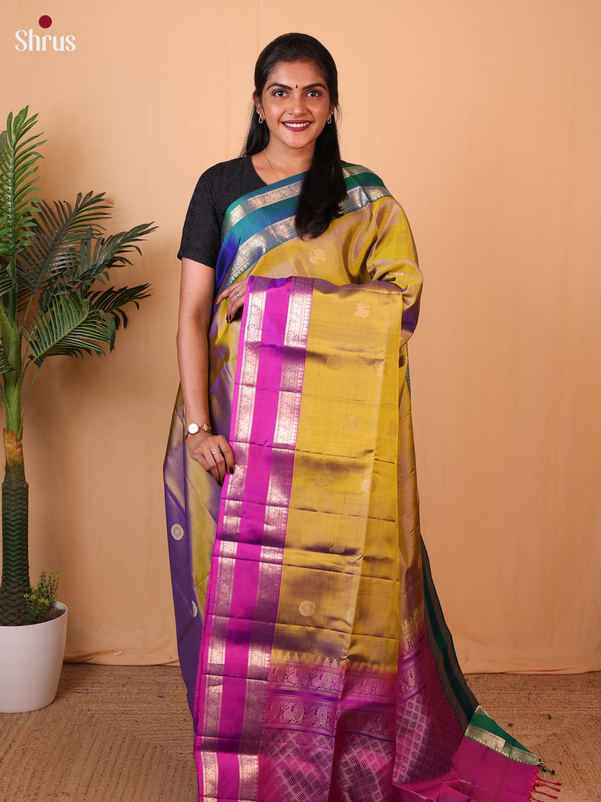 Double Shaded Green & Majenta - Soft Silk Saree - Shop on Shrus.com