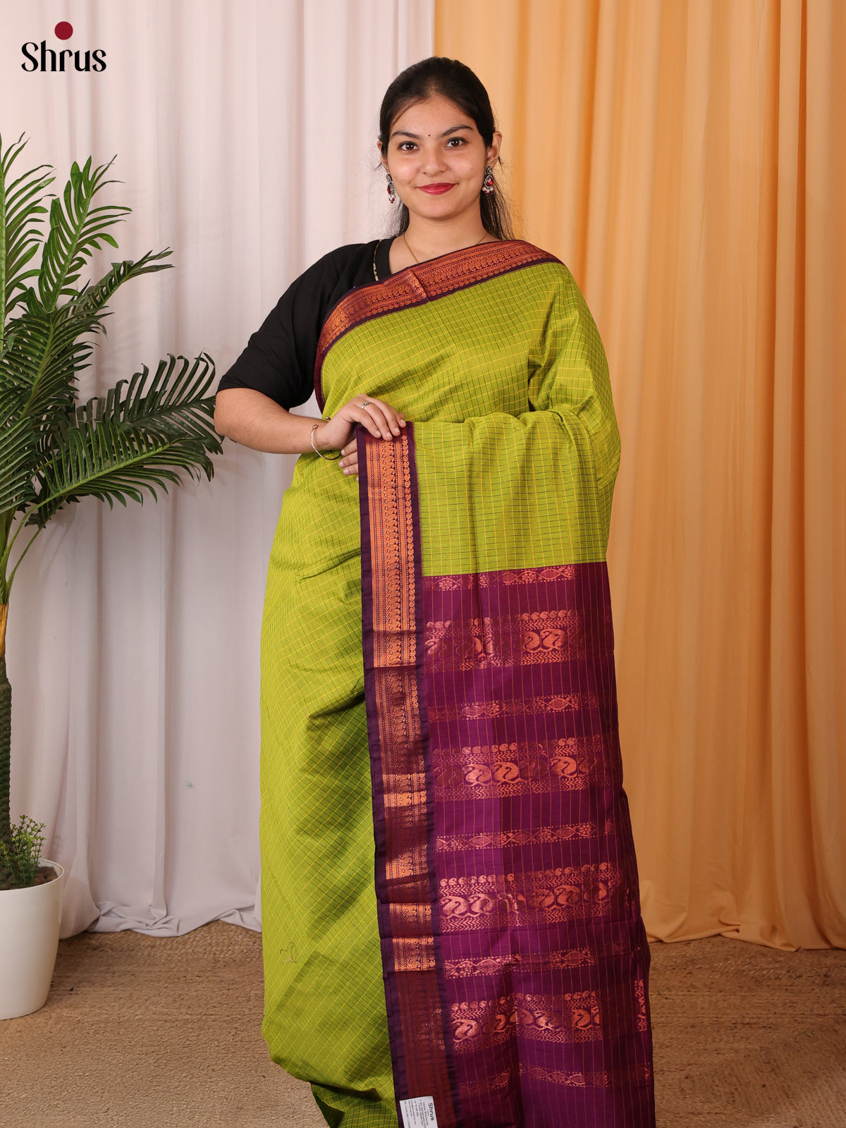 Green & Majenta - Kalyani Cotton Saree - Shop on Shrus.com