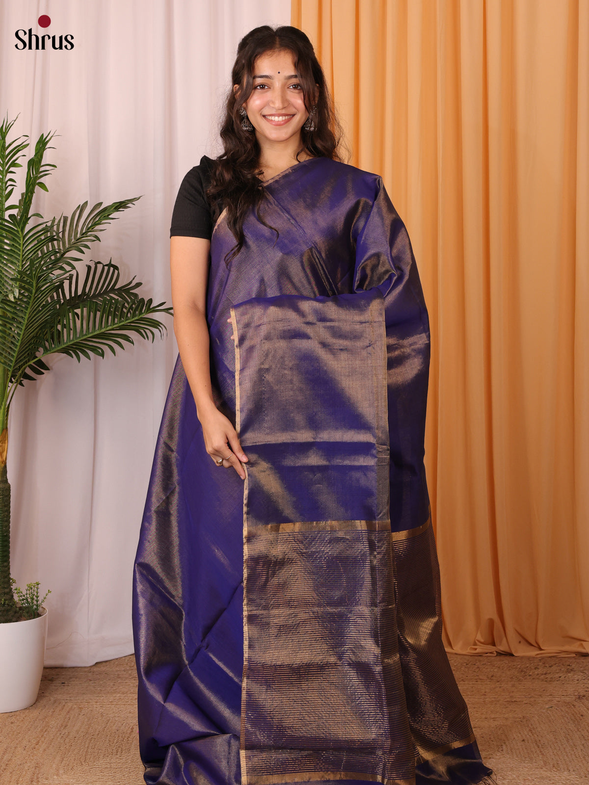 Violet(Single Tone)- Maheshwari silkcotton Saree - Shop on Shrus.com