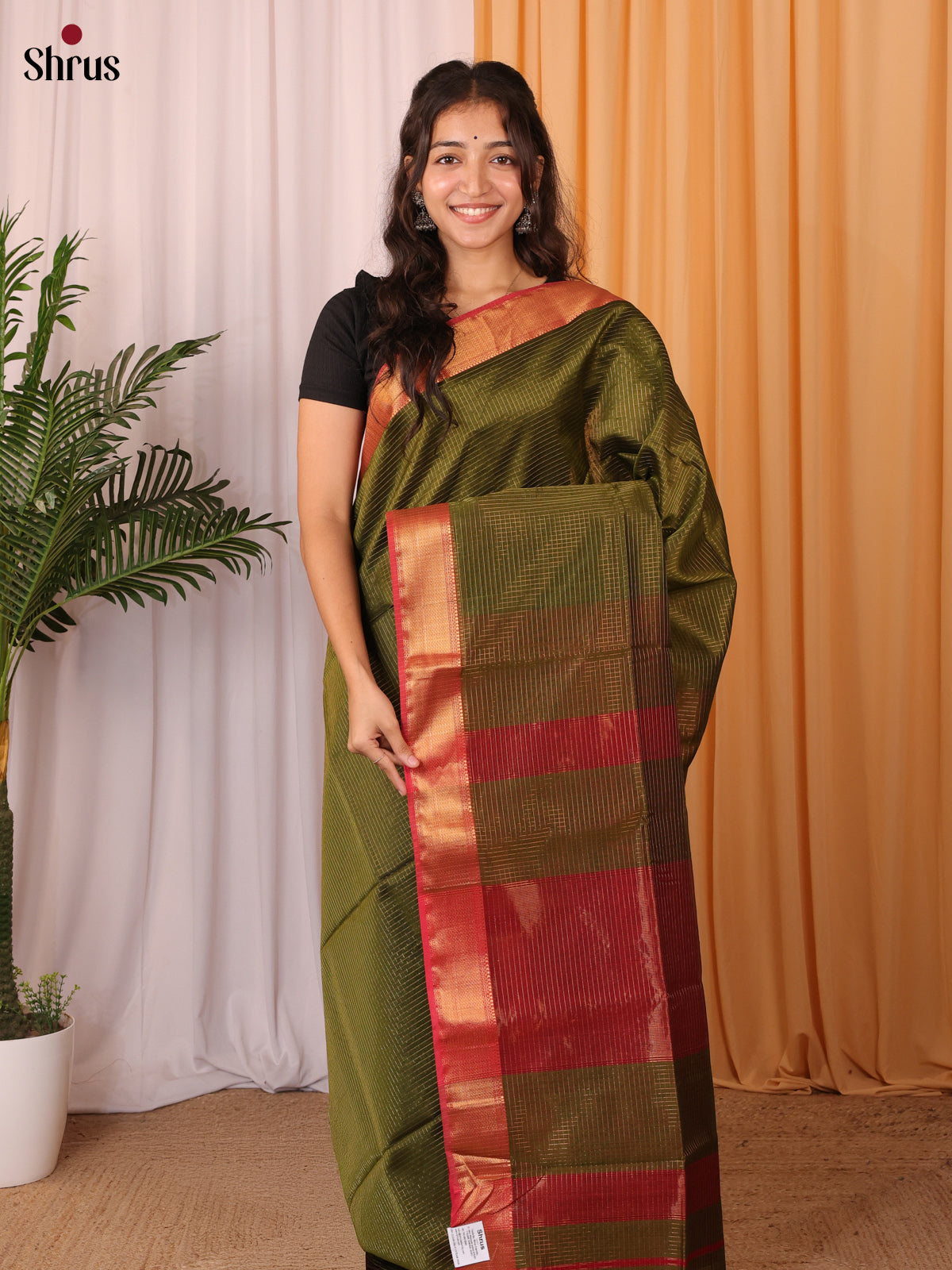 Green & Red - Maheshwari silkcotton Saree - Shop on Shrus.com