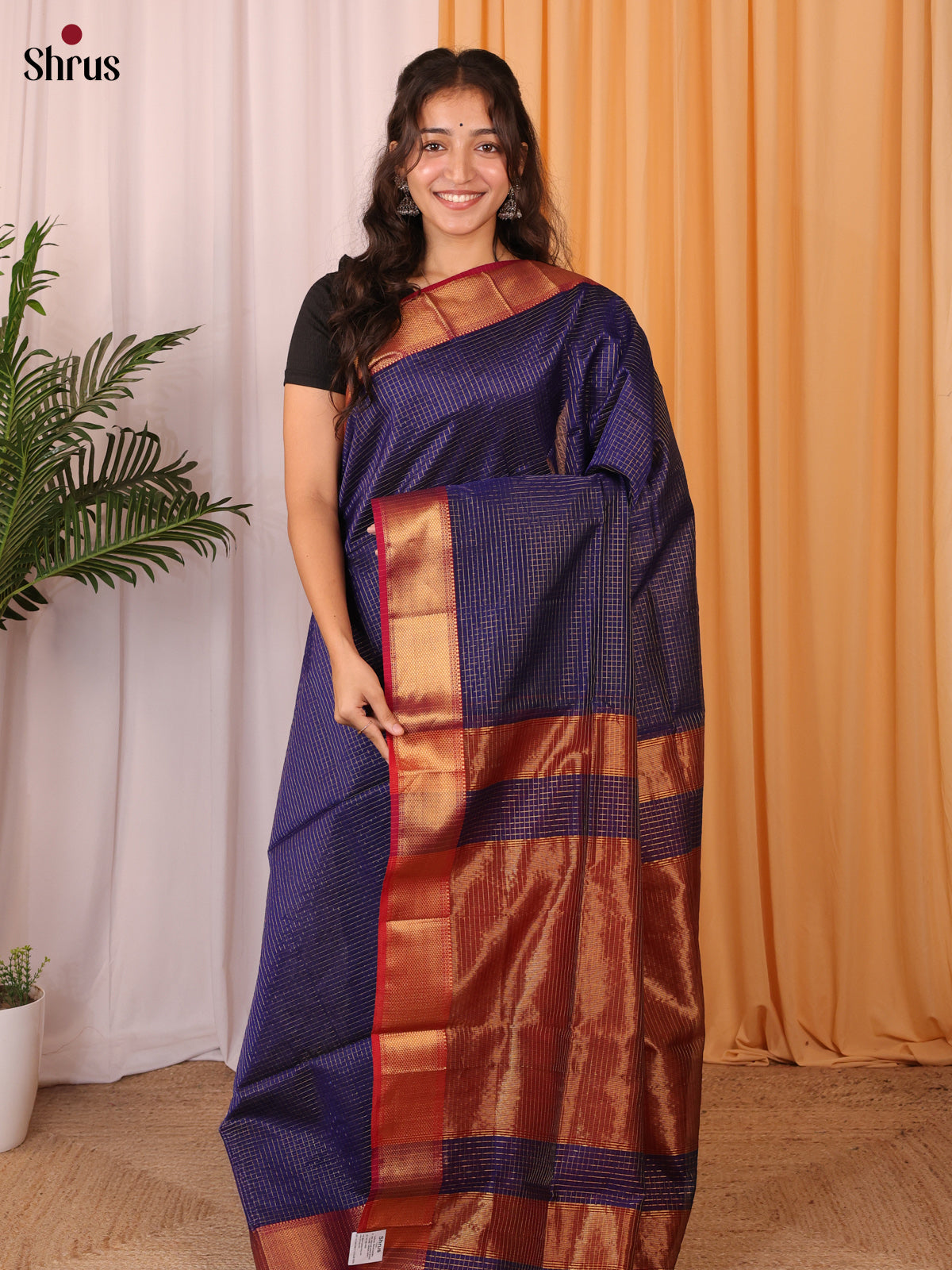 Violet & Red- Maheshwari silkcotton Saree - Shop on Shrus.com