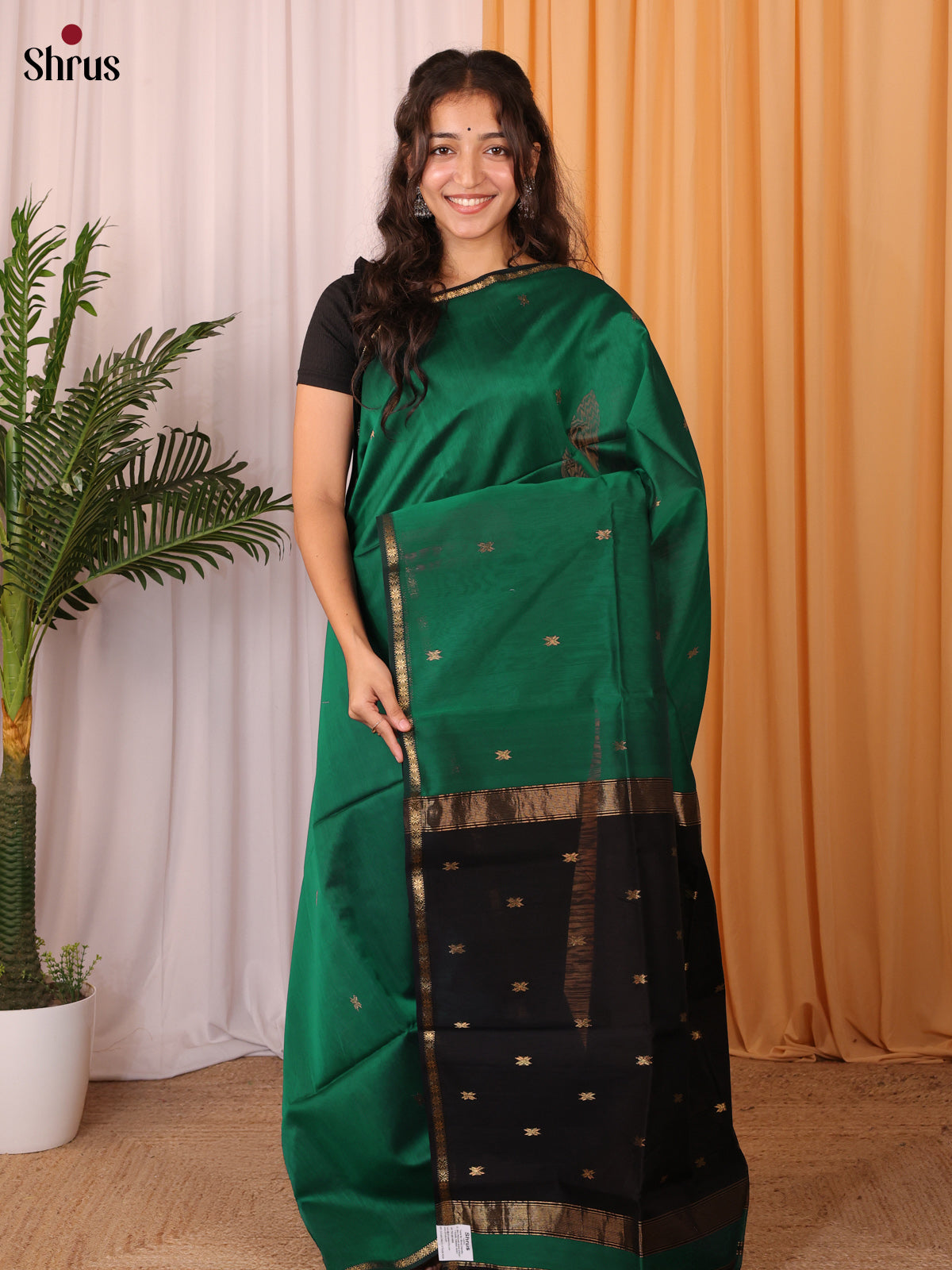 Green & Black- Maheshwari silkcotton Saree - Shop on Shrus.com