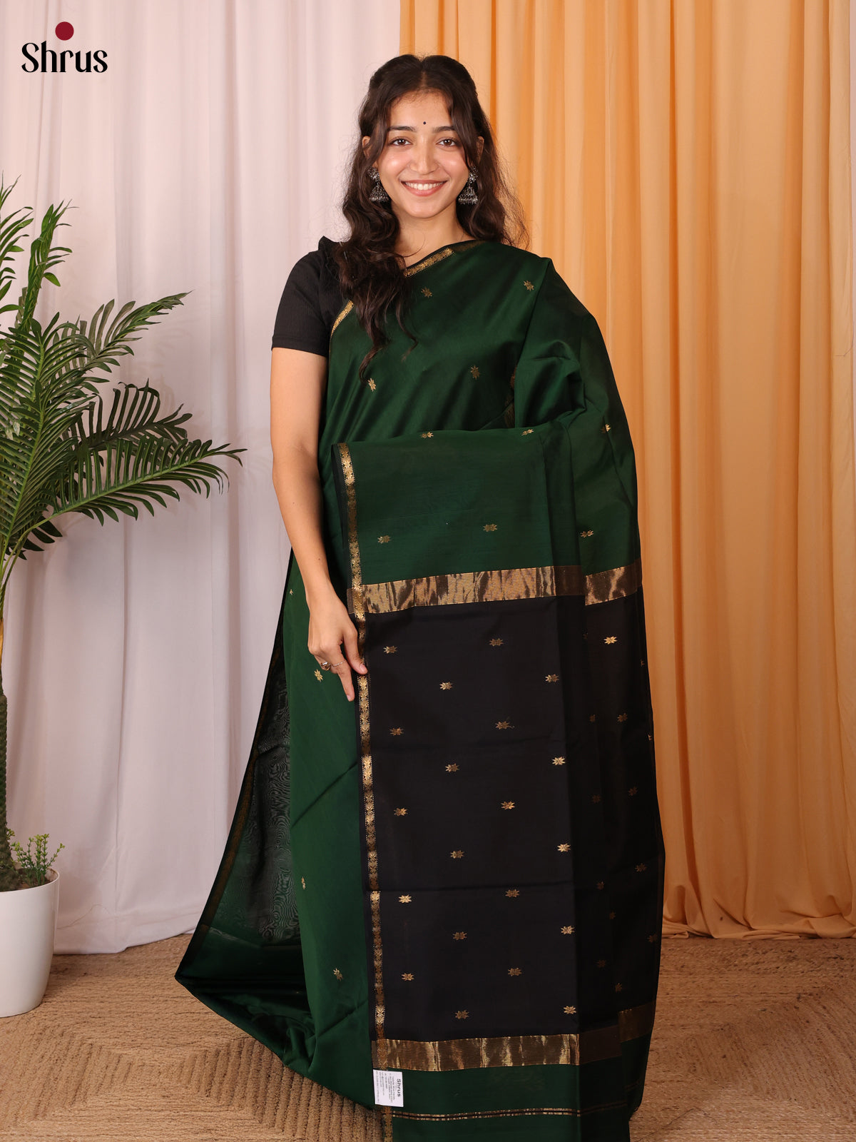 Green & Black - Maheshwari silkcotton Saree - Shop on Shrus.com