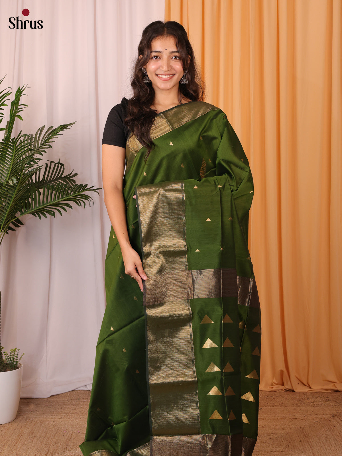 Green(Single Tone) - Maheshwari silkcotton Saree - Shop on Shrus.com