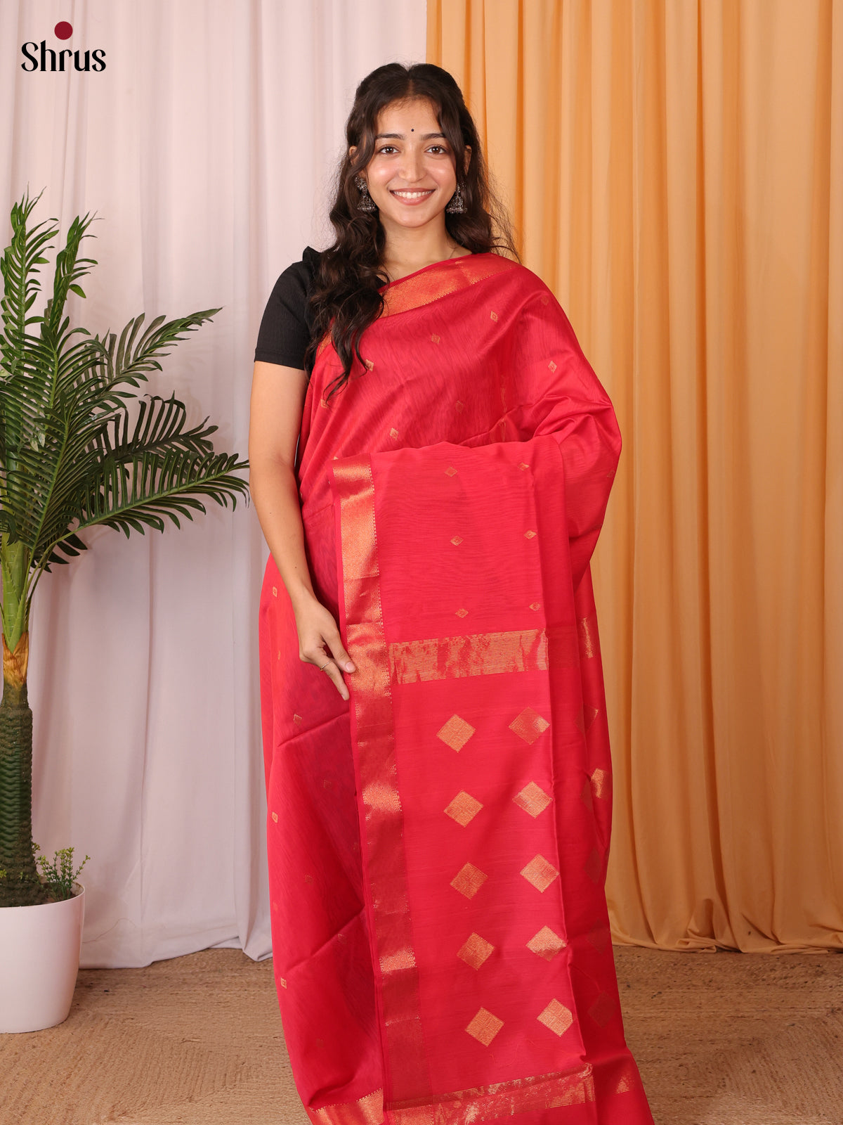 Red(Single Tone)- Maheshwari silkcotton Saree - Shop on Shrus.com