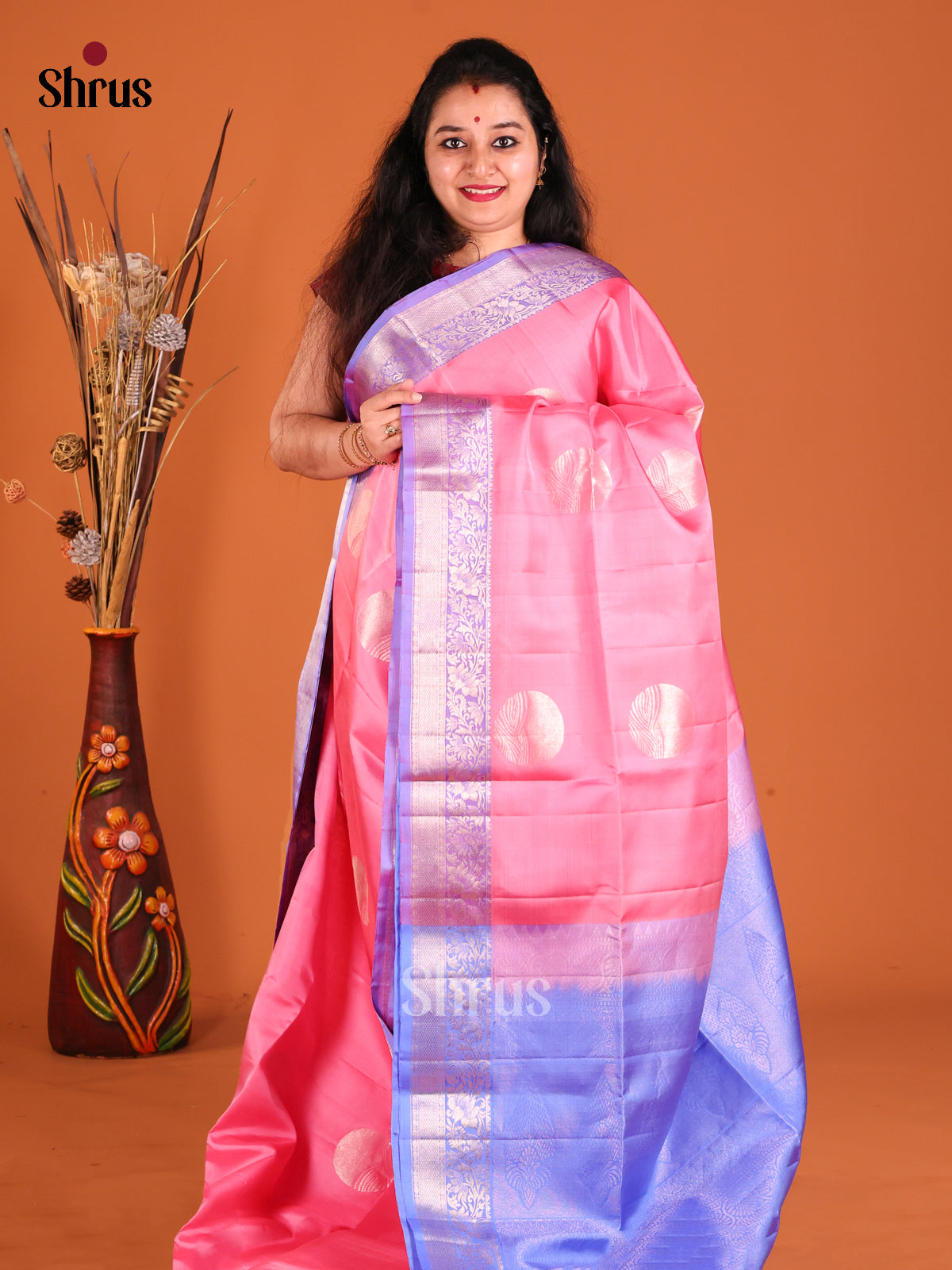 Charming Pink Kanchipuram Silk Saree With Circular Motifs & Purple Brocade Pallu