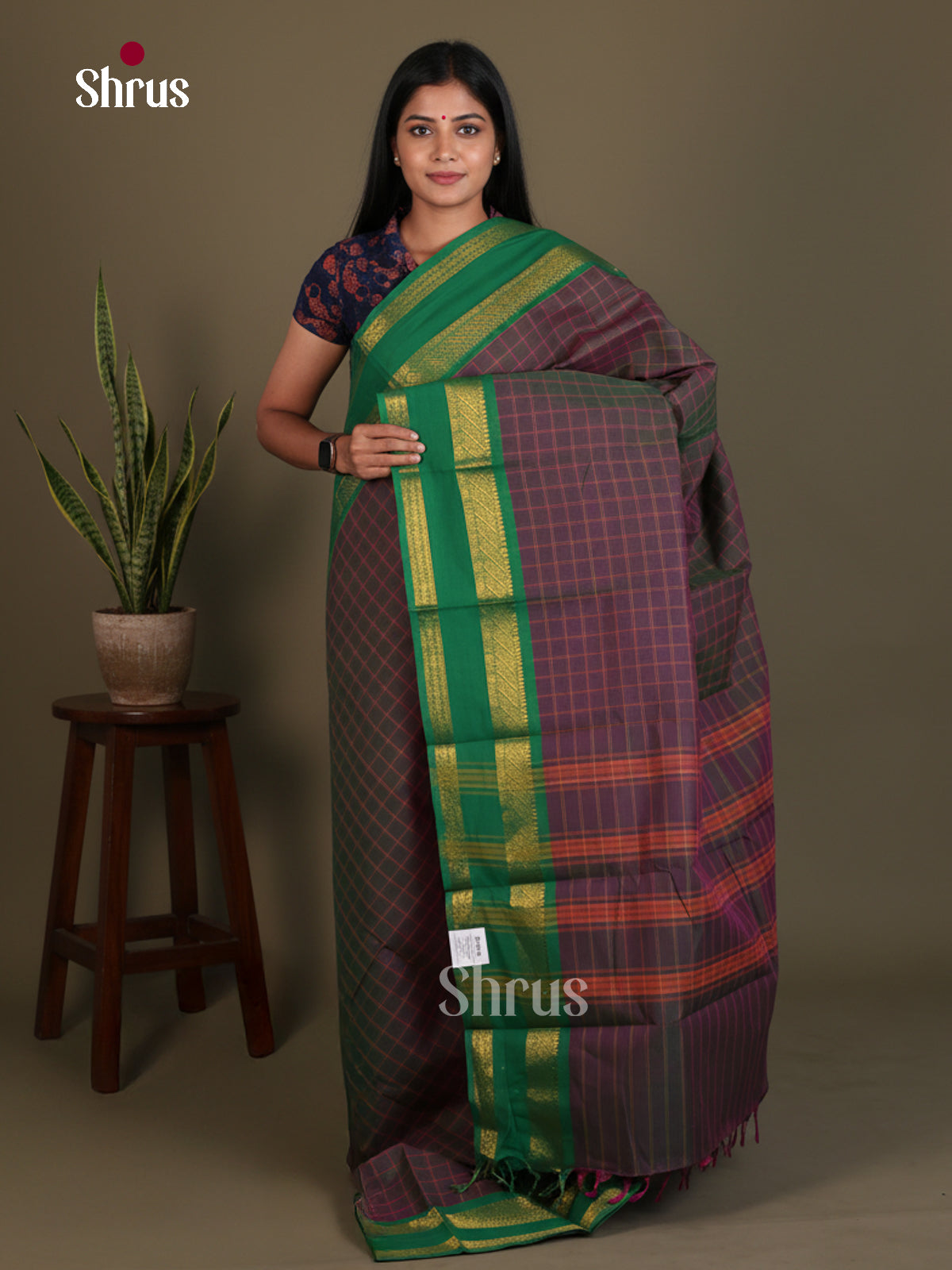 Chic Dual Tone Purple Chettinad Cotton Saree With Thread Woven Checks & Rettapet Zari Pallu