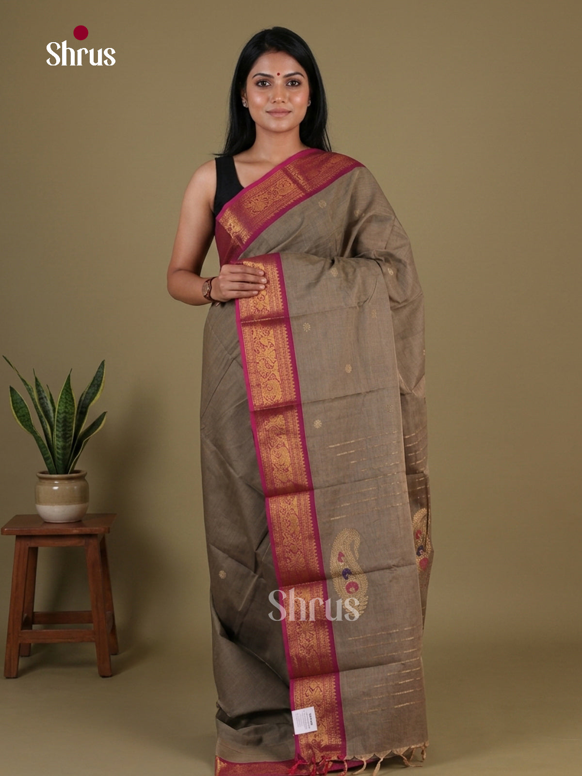 Chic Elephant Grey Chettinad Saree With Buttas, Dark Pink Zari Border & Paisley Zari Motifs Pallu