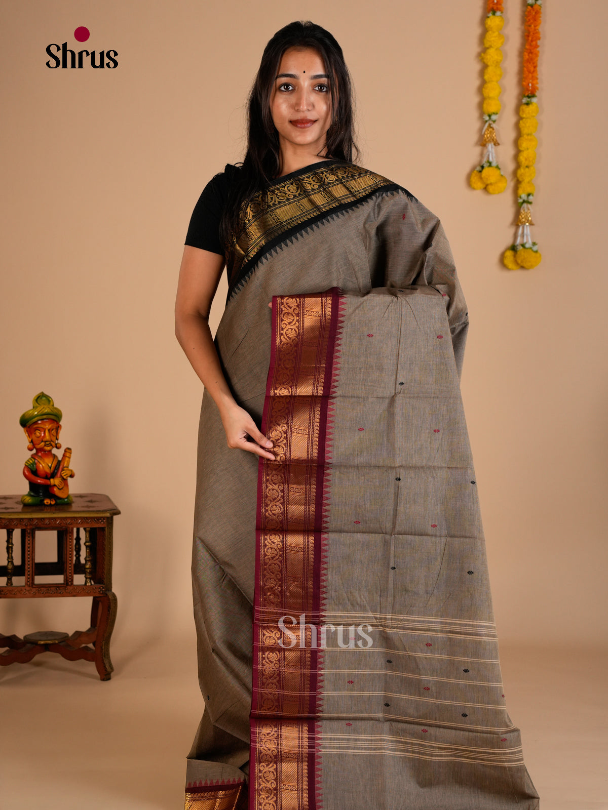 Chic Grey Chettinad Cotton Saree With Buttas & Ganga Jamuna Zari Border With Floral Vines