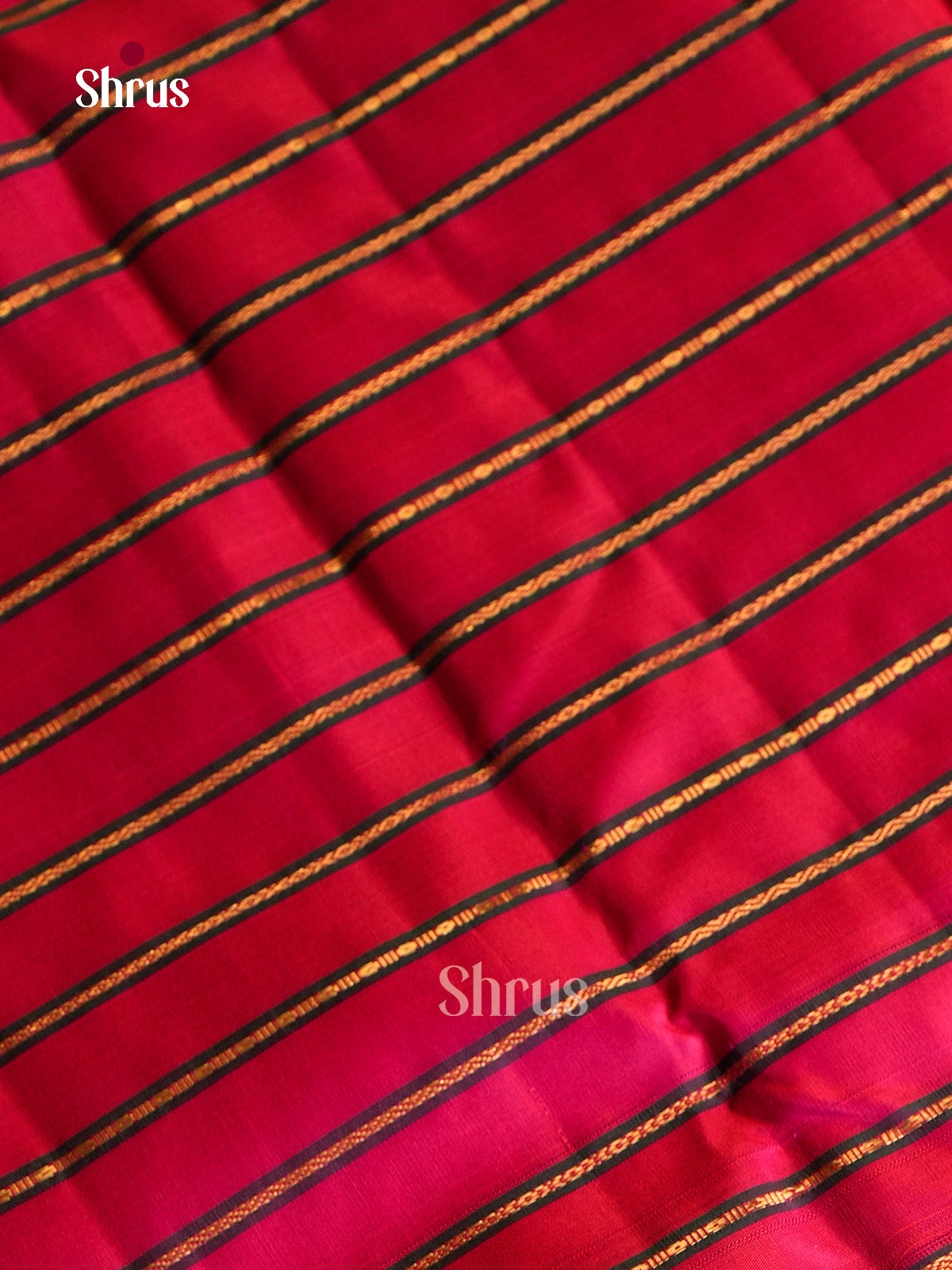Chic Magenta Kanchipuram Saree With Green & Gold Striped Bands | Self Border With Zari Bands