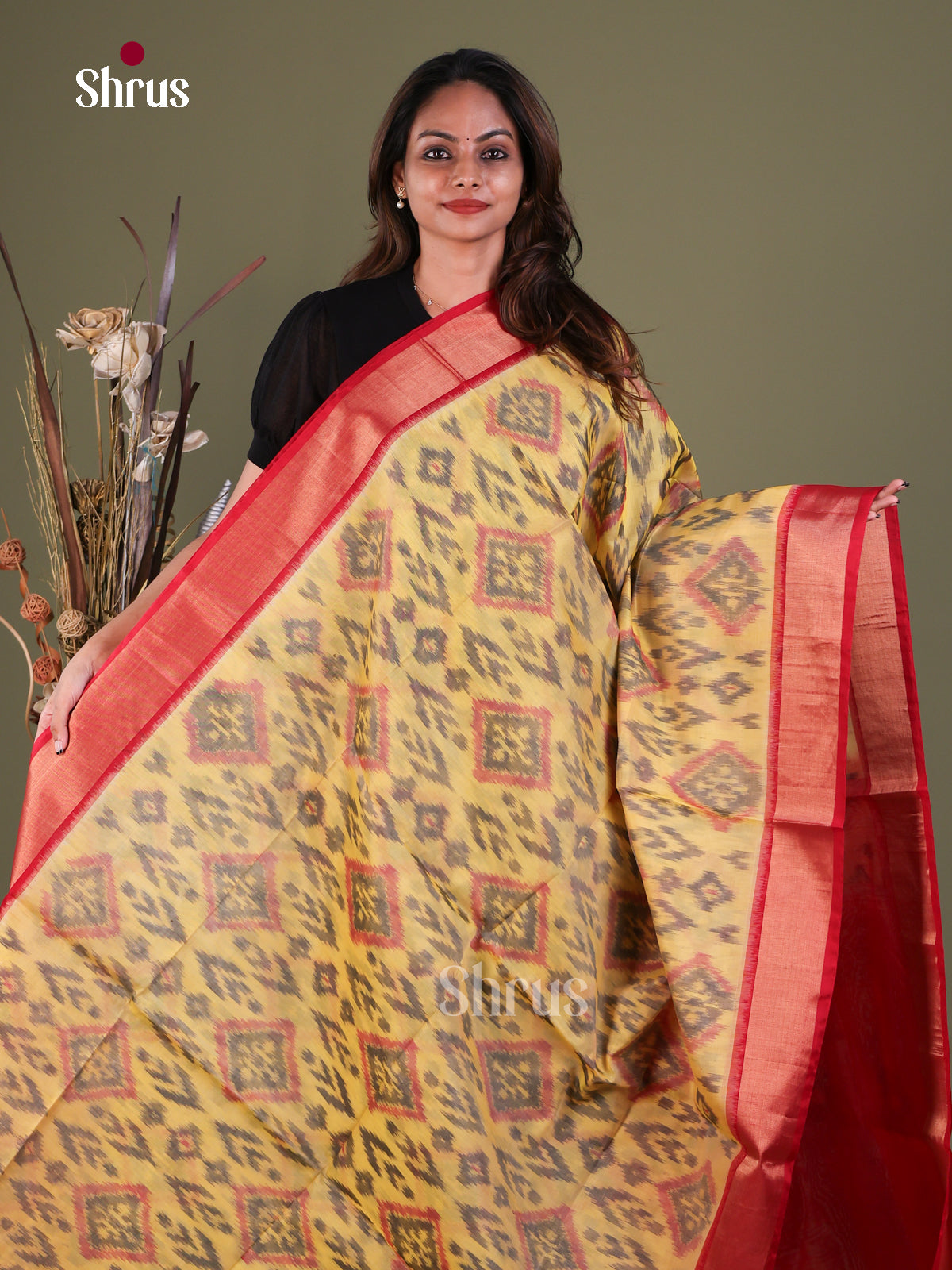 Chic Pastel Yellow Pochampally Cotton Silk Saree With Diamond Prints & Red Kaddi Border