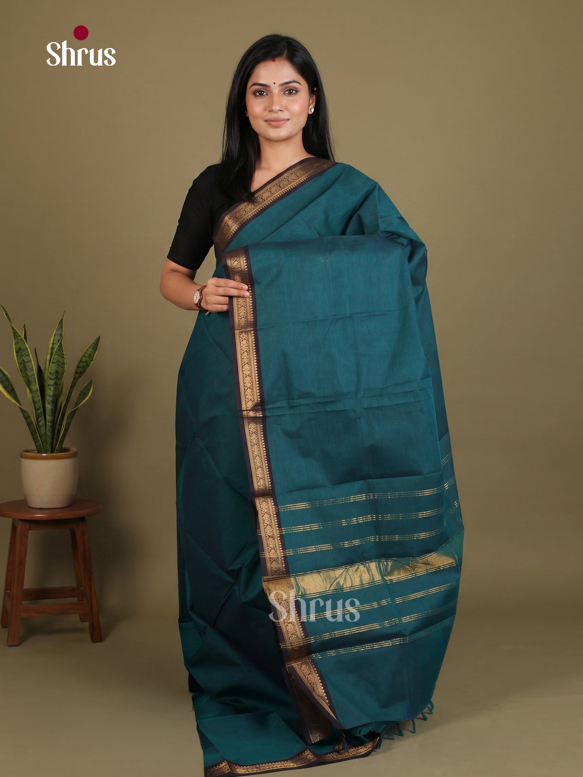 Chic Peacock Green Chettinad Cotton Saree With Small Black Zari Border & Traditional Pallu