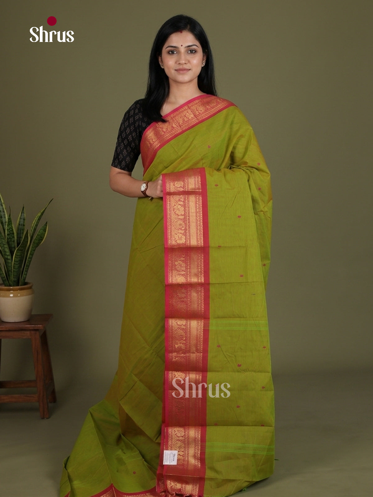 Classic Parrot Green Chettinad Cotton Saree With Thread Buttas & Pink Zari Border