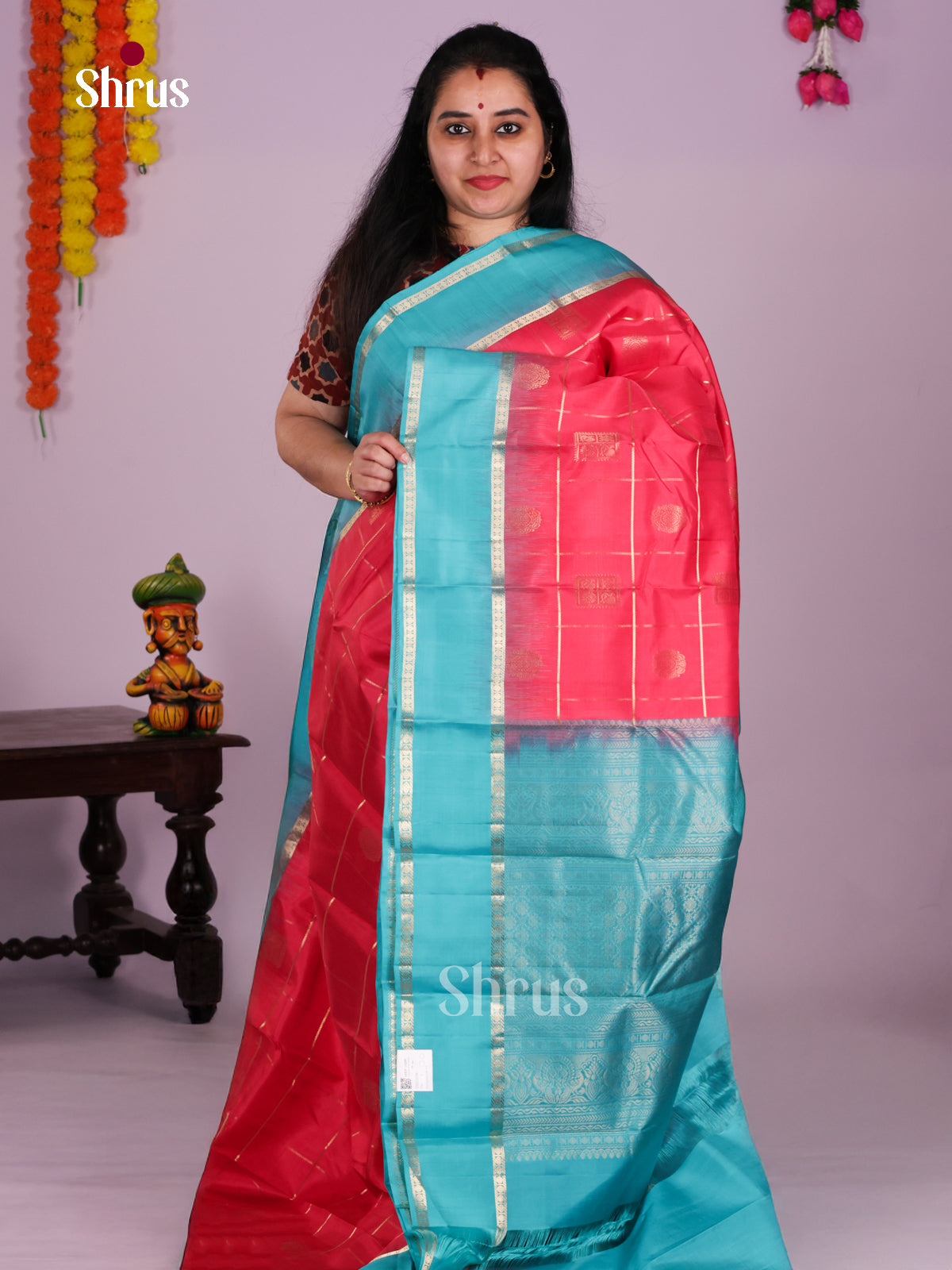 Buy Gorgeous Coral Pink Kanchipuram silk Saree with Zari Kattams, Buttas & Turquoise Rettaipet Border