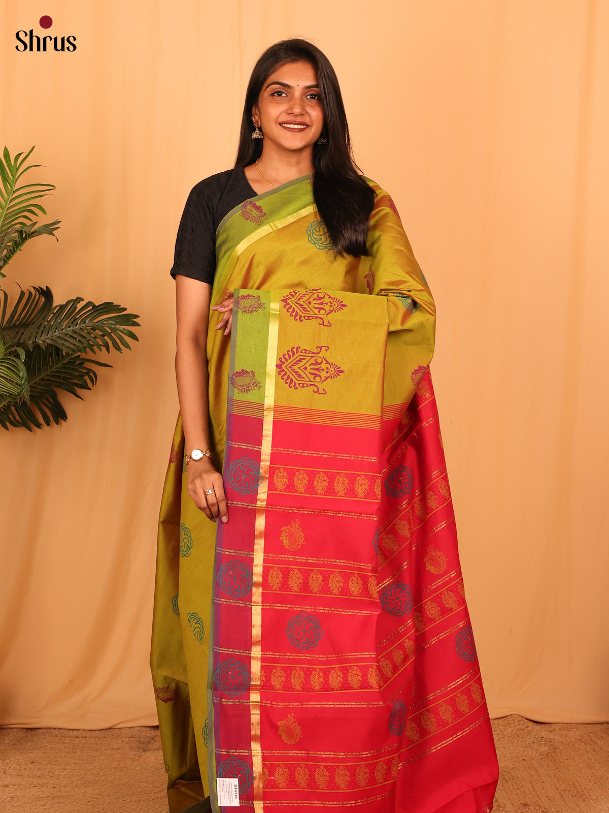 Green & Red- Silkcotton-halfpure Saree - Shop on Shrus.com