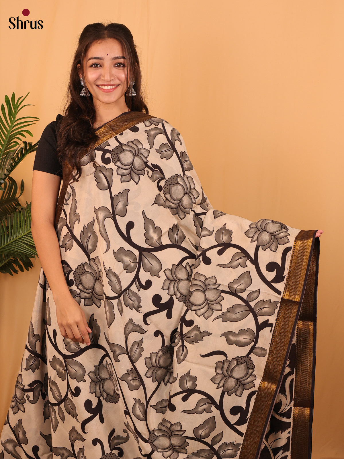 White & Black - Mangalagiri silkcotton Saree - Shop on Shrus.com