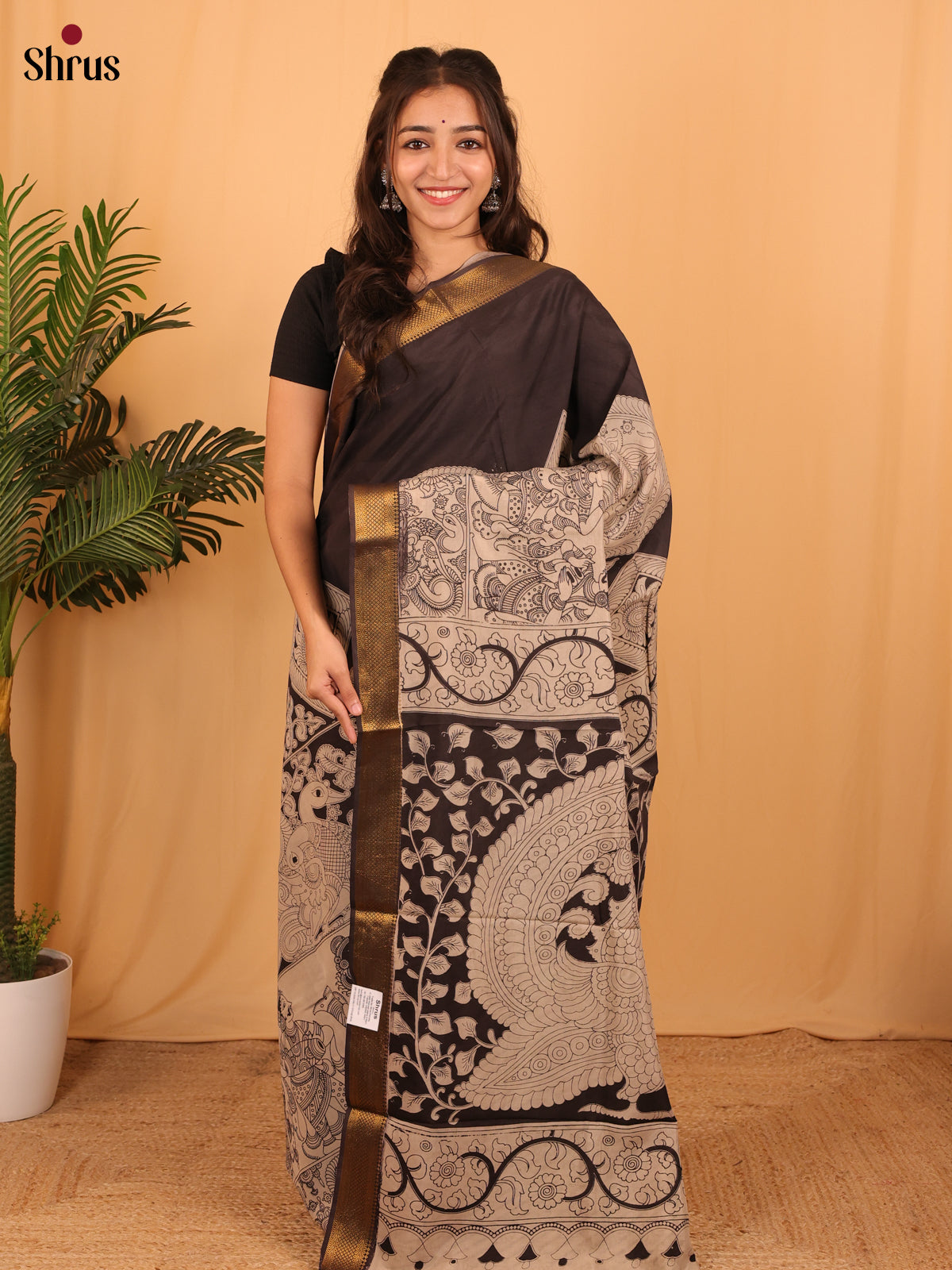 Black & Cream - Mangalagiri silkcotton Saree - Shop on Shrus.com