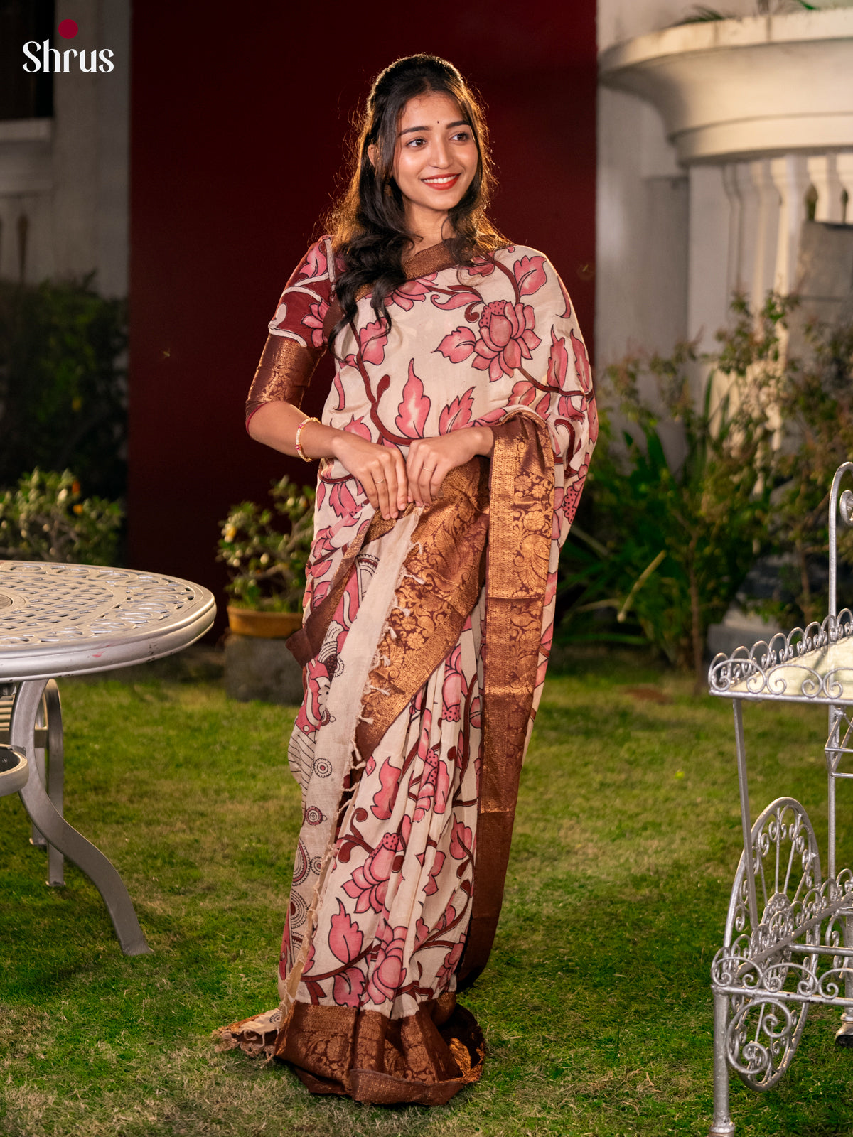 Cream & Pink - Kalamkari Printed Mangalagiri silkcotton Saree - Shop on Shrus.com