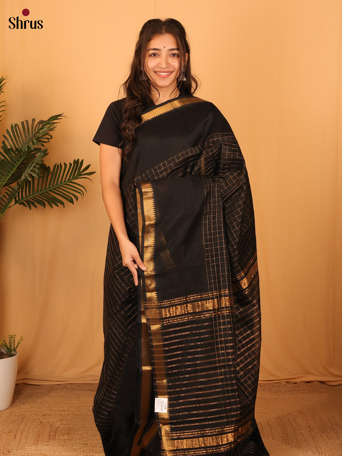 Black(Single Tone) - Mangalagiri silkcotton Saree with Gold Zari Border - Shop on Shrus.com