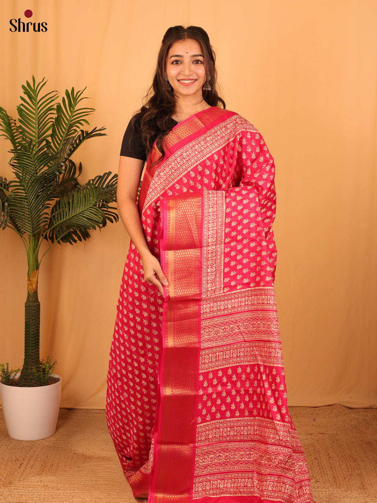 Reddish Pink - Semi Crepe Saree - Shop on Shrus.com