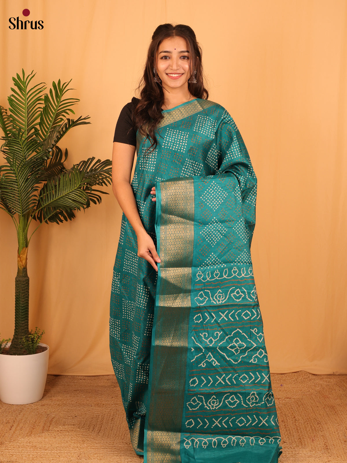 Green - Semi Crepe Saree - Shop on Shrus.com
