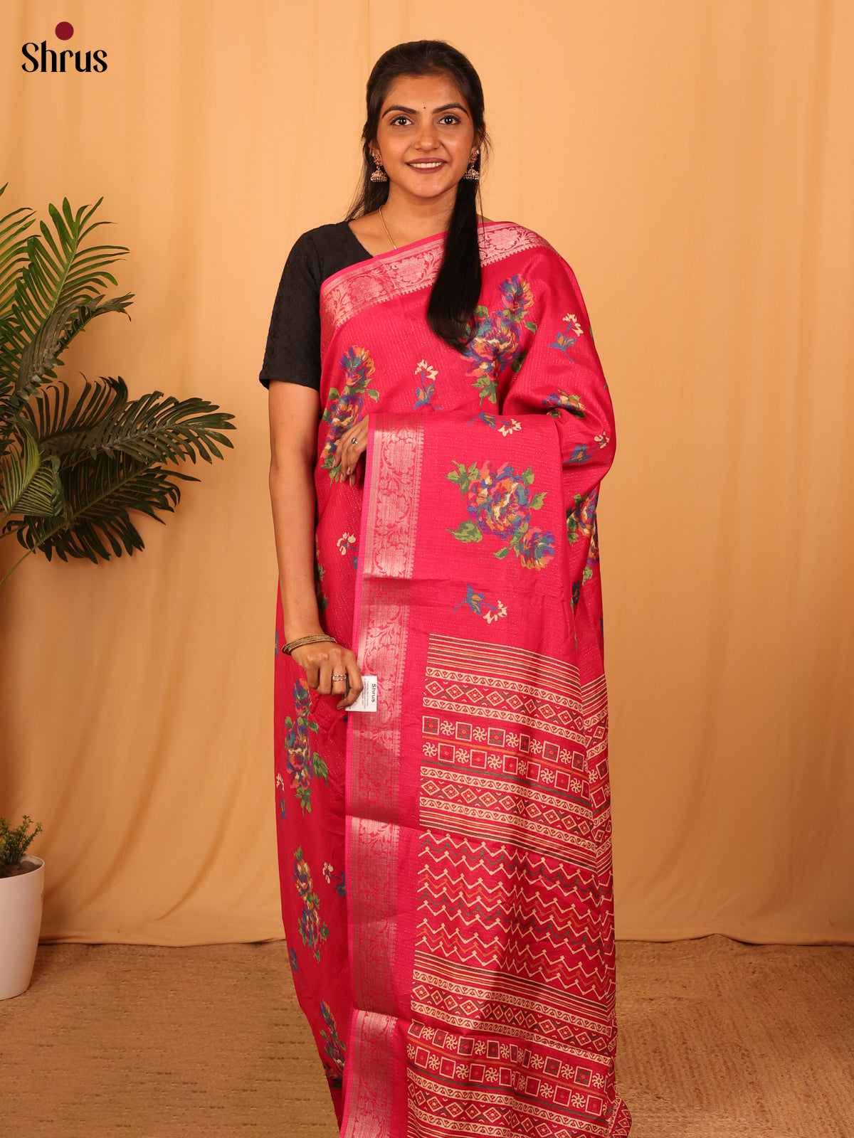 Reddish Pink- Semi Crepe Saree - Shop on Shrus.com