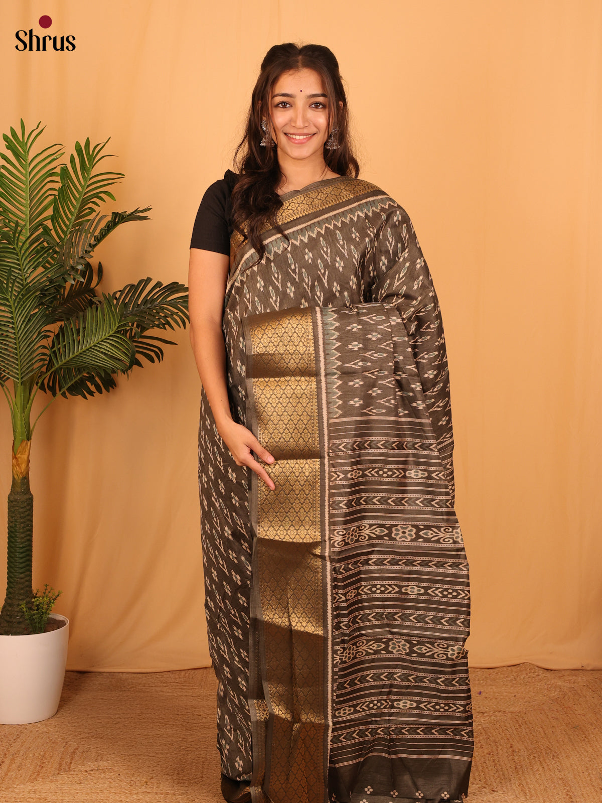 Dark Grey- Semi Crepe Saree - Shop on Shrus.com