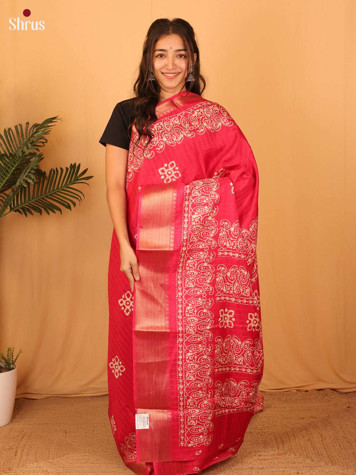 Reddish Pink - Semi Crepe Saree - Shop on Shrus.com
