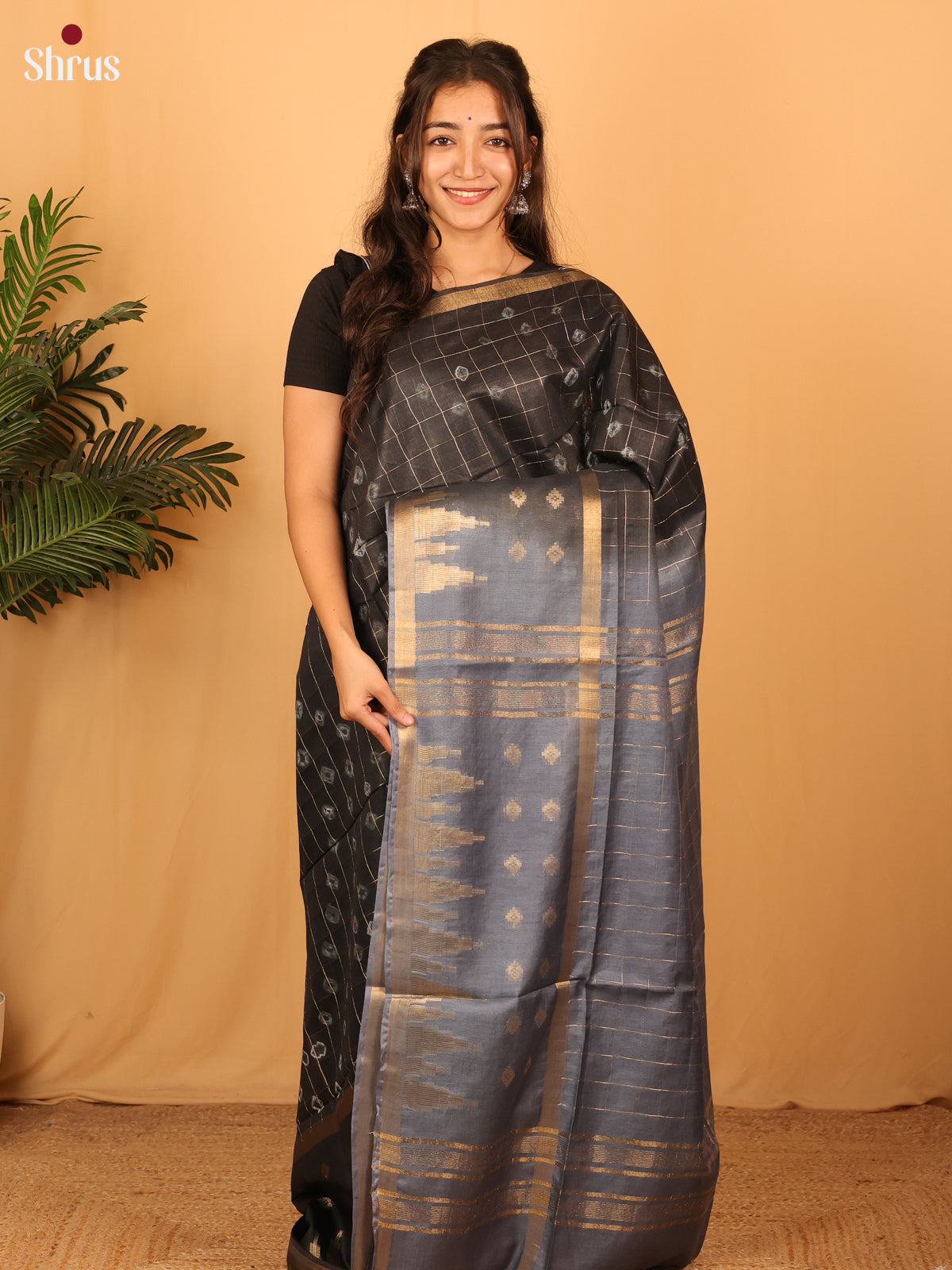 Black & Grey - Shibori Saree - Shop on Shrus.com