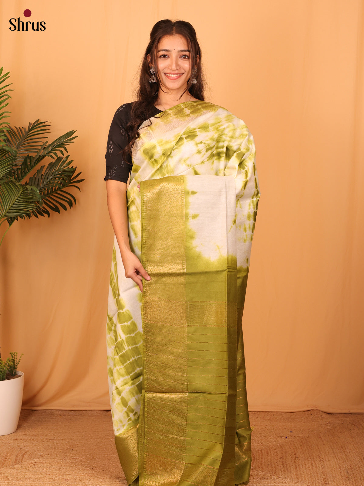 DAS08059 - Shibori Saree - Shop on Shrus.com