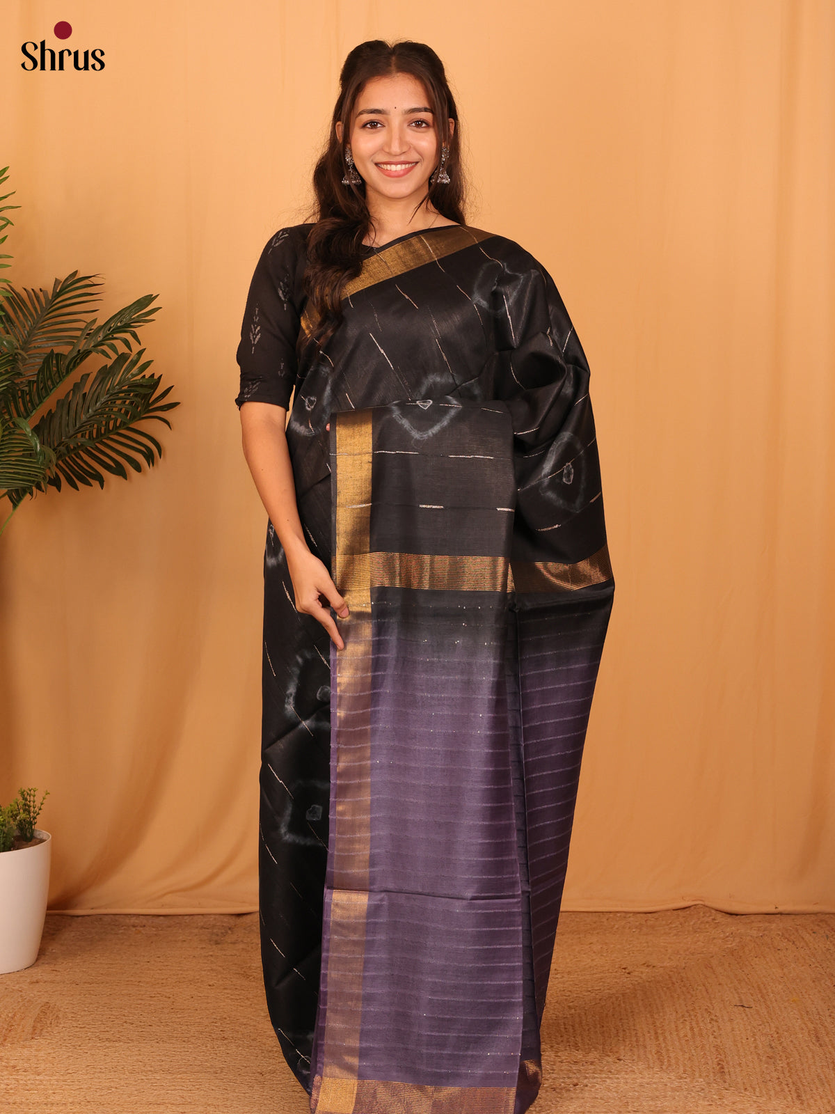 DAS08100 - Shibori Saree - Shop on Shrus.com