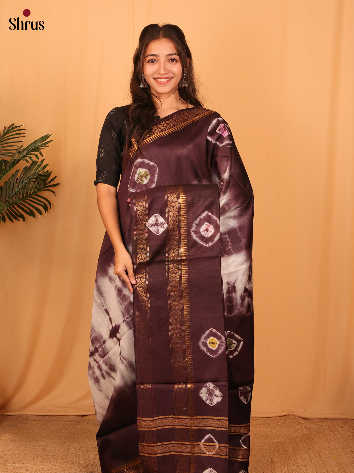 Cream & Brown - Shibori Saree - Shop on Shrus.com