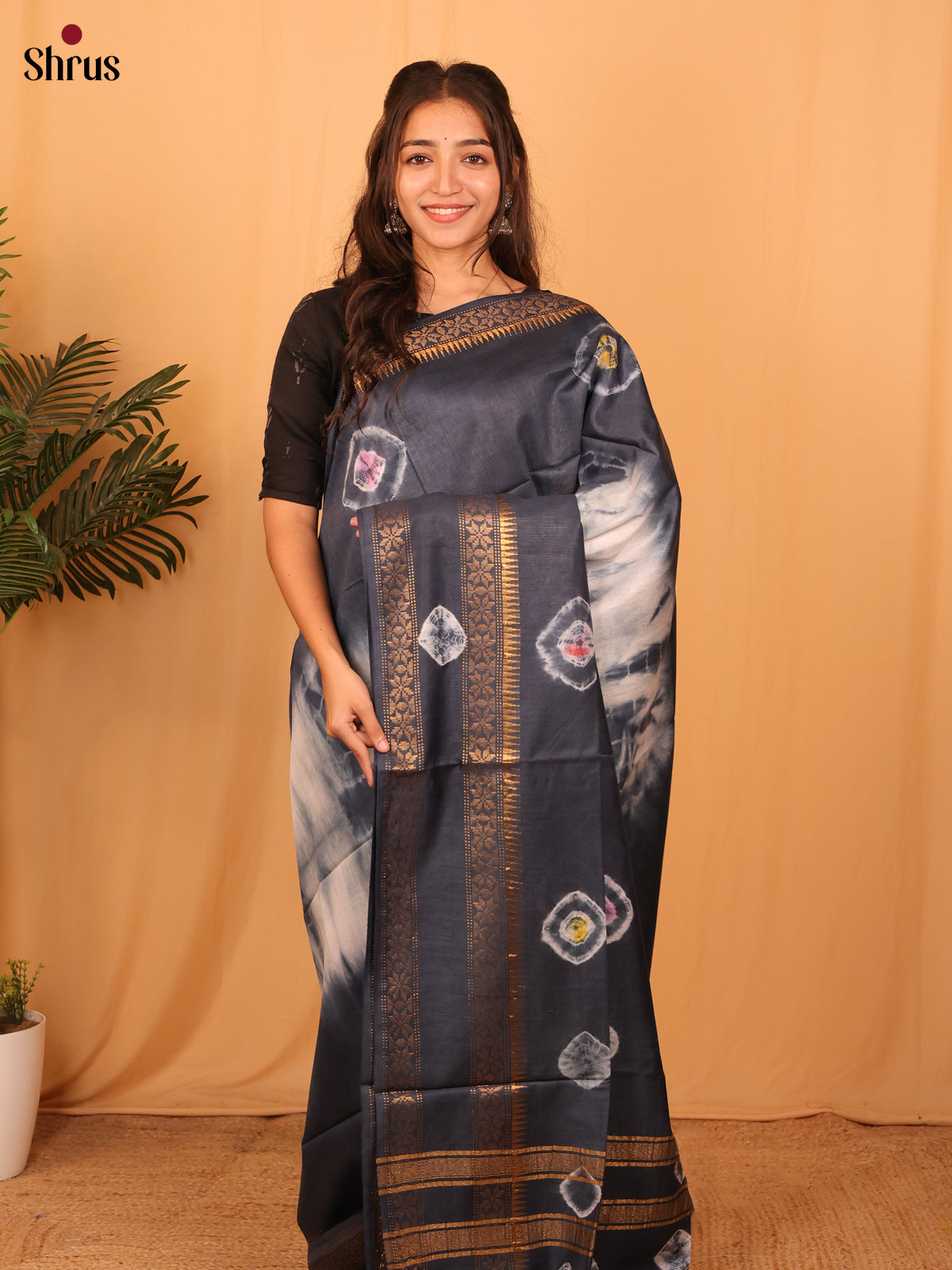 Cream & Black - Shibori Saree - Shop on Shrus.com