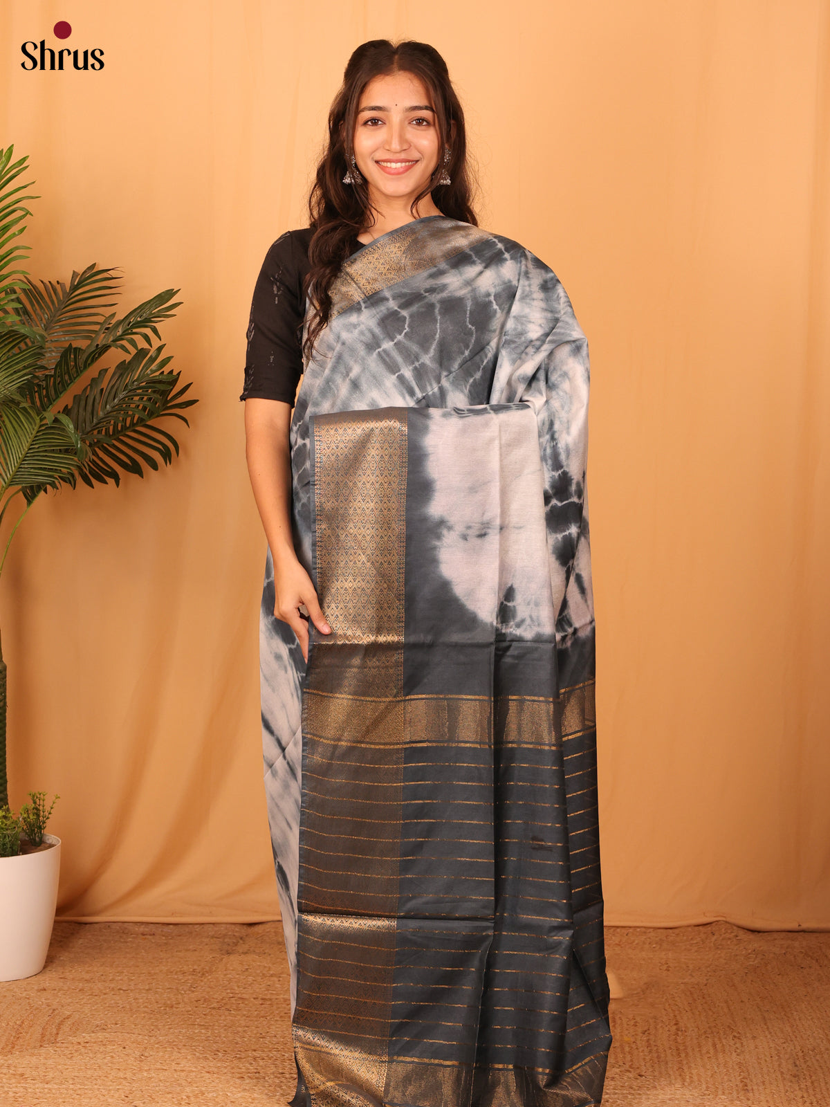Cream & Black - Shibori Saree - Shop on Shrus.com
