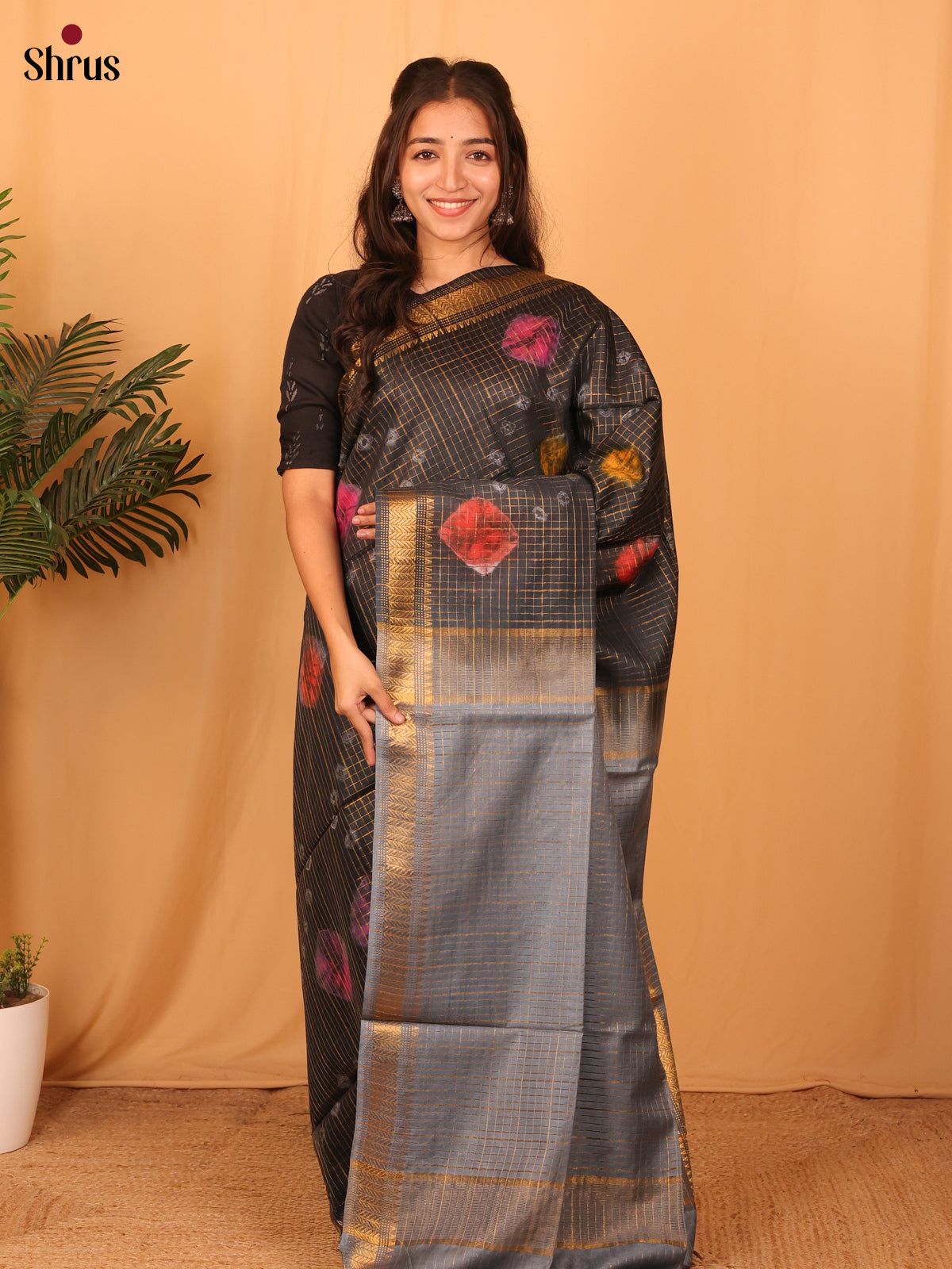 Black & Grey - Shibori Saree - Shop on Shrus.com