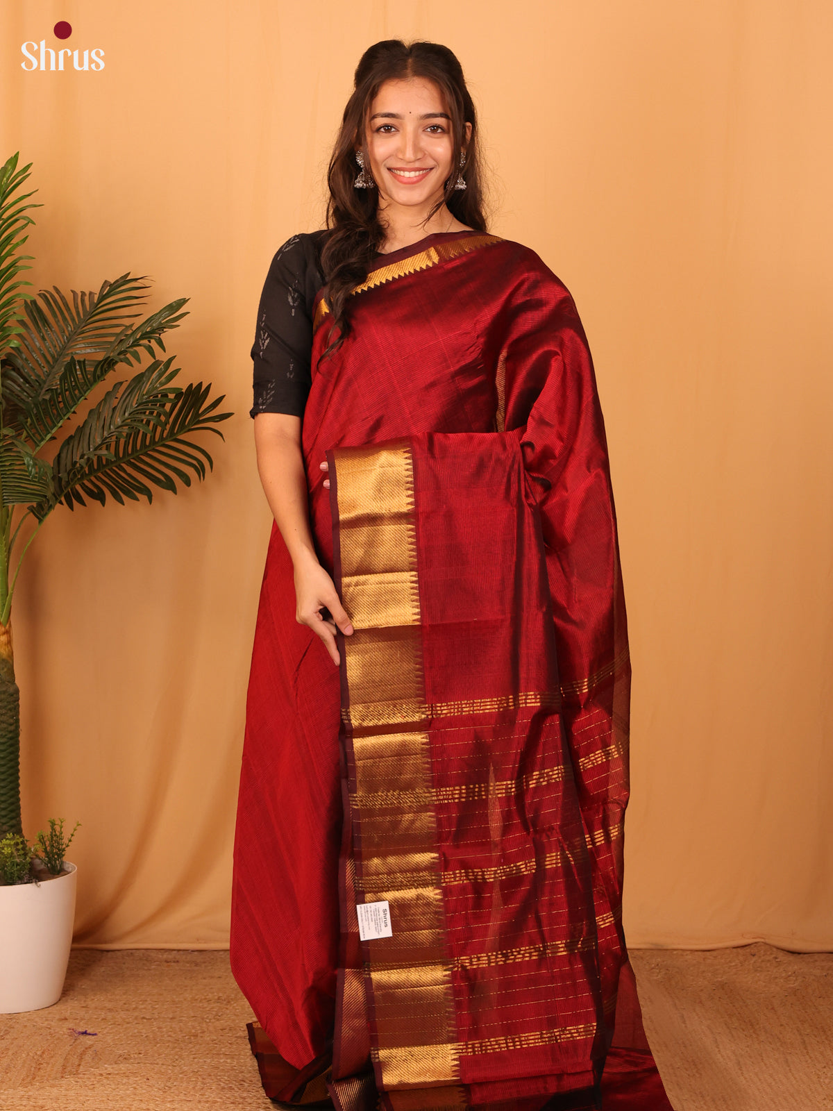 Maroon(Single Tone) - Mangalagiri silkcotton Saree with Gold Zari border - Shop on Shrus.com