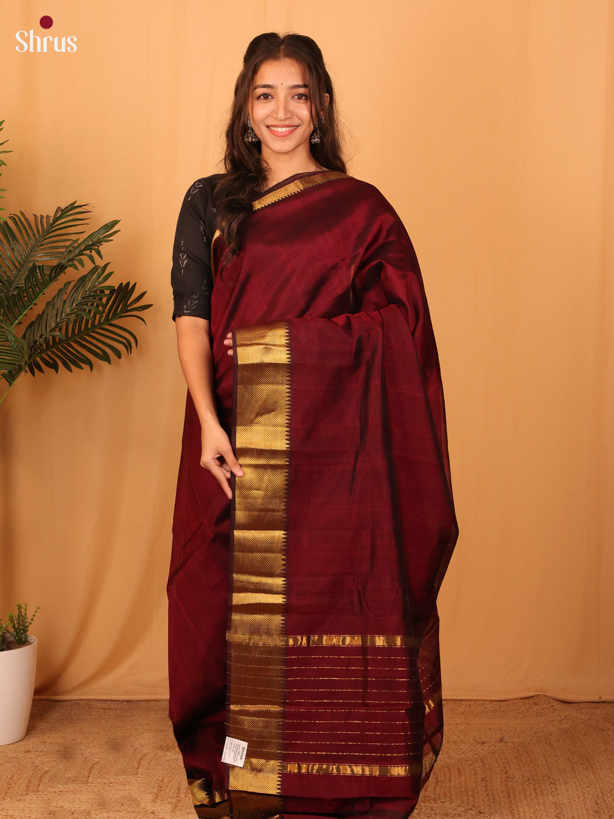 Maroon(single Tone) - Mangalagiri silkcotton Saree with Gold Zari Border - Shop on Shrus.com