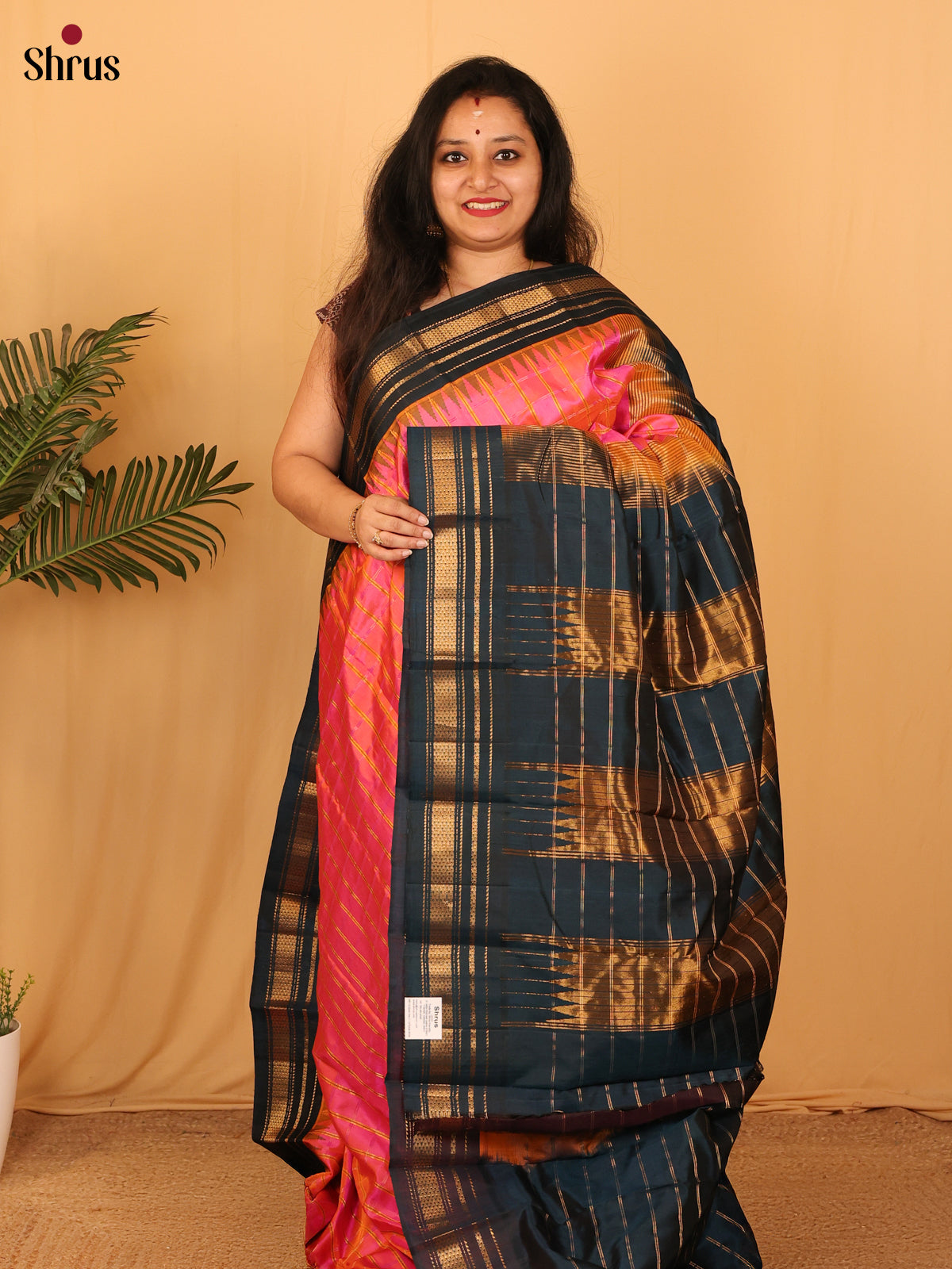 Pink & Black - Gadwal silk Saree - Shop on Shrus.com