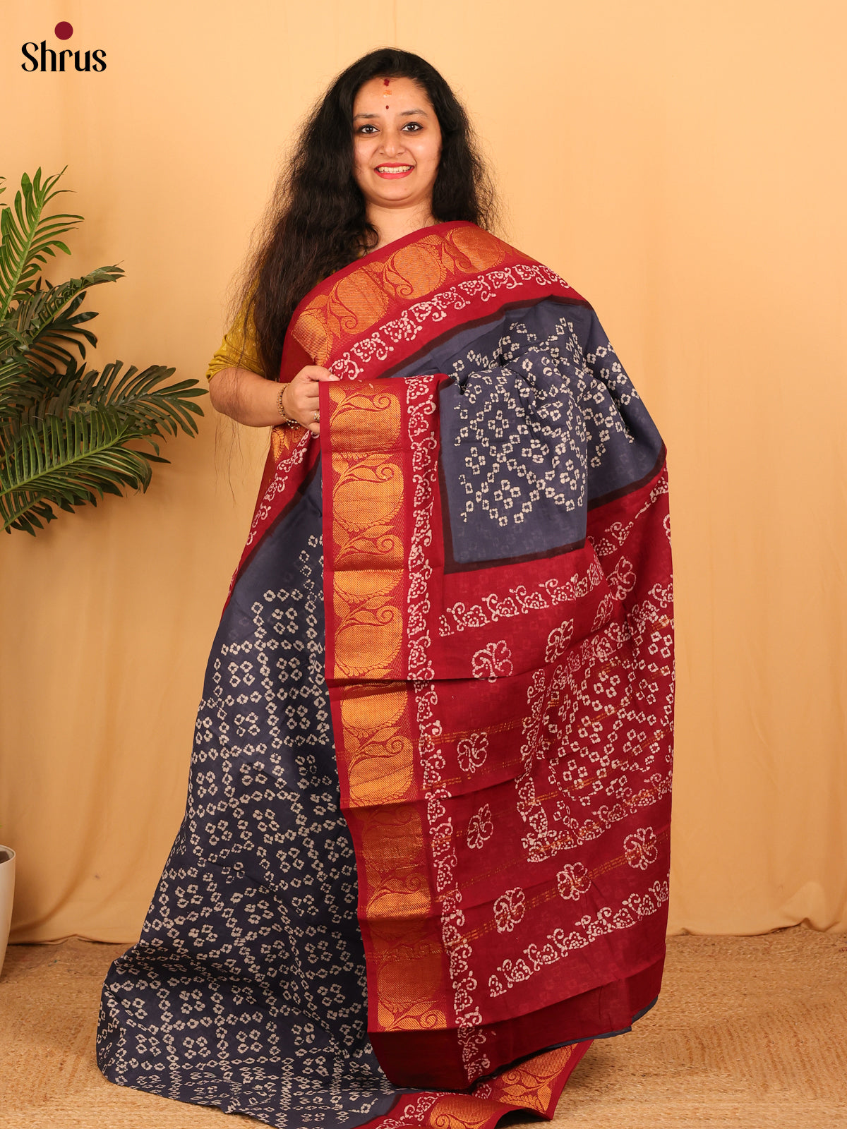 Grey & Red - Sungudi Cotton Saree - Shop on Shrus.com
