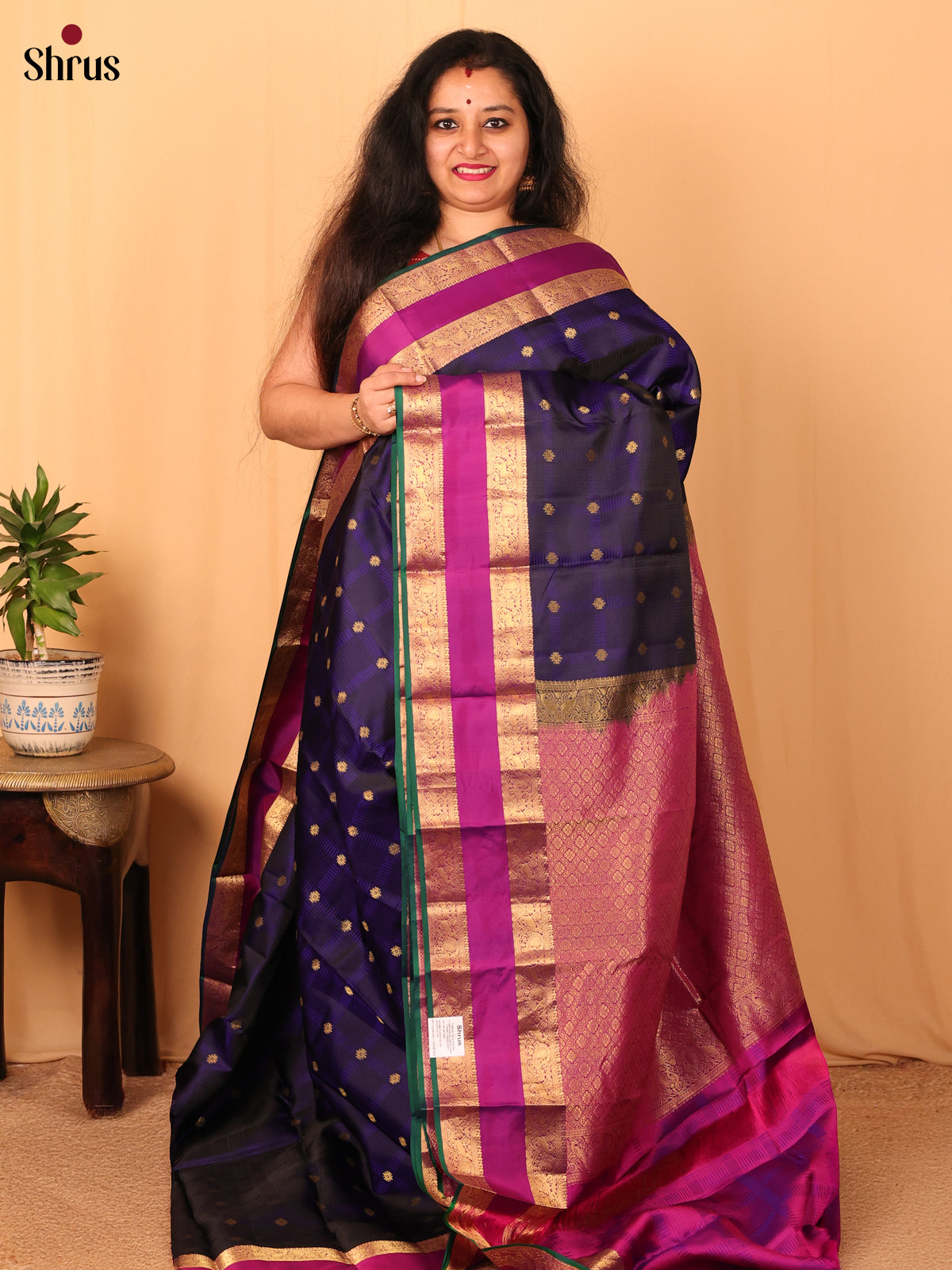 Violet & Majenta - Kanchipuram silk Saree - Shop on Shrus.com