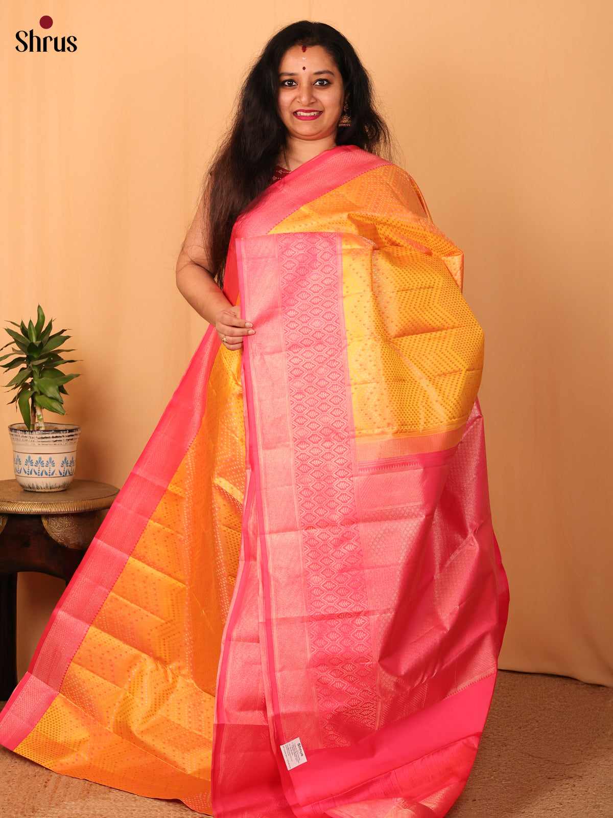 Yellow and Pink Kanchipuram silk Saree With Thread Woven Wavy Pattern-1