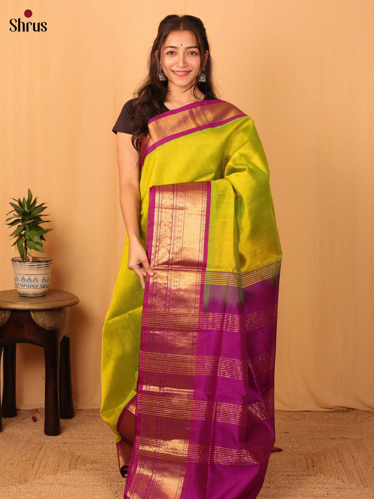 Green & Majenta- Silk Cotton Saree - Shop on Shrus.com