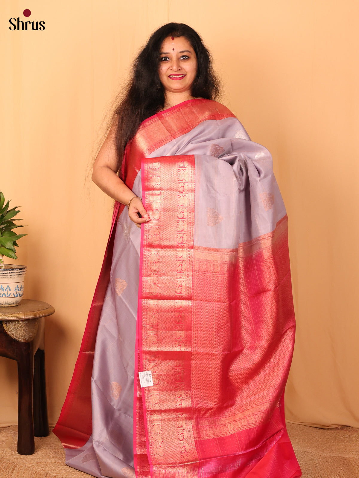 Lavender and Pink Pure Kanchipuram silk Saree With Intricate Zari Woven Floral Motifs-1