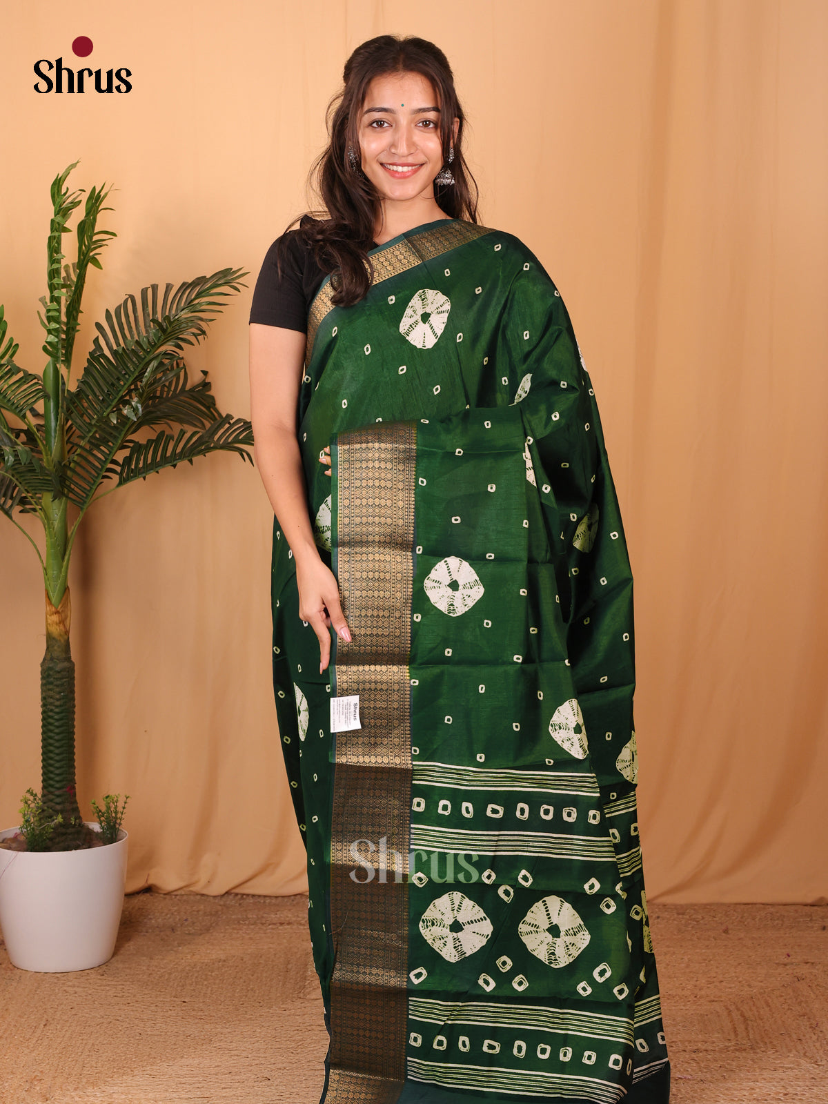 Green - Semi Crepe Saree - Shop on Shrus.com
