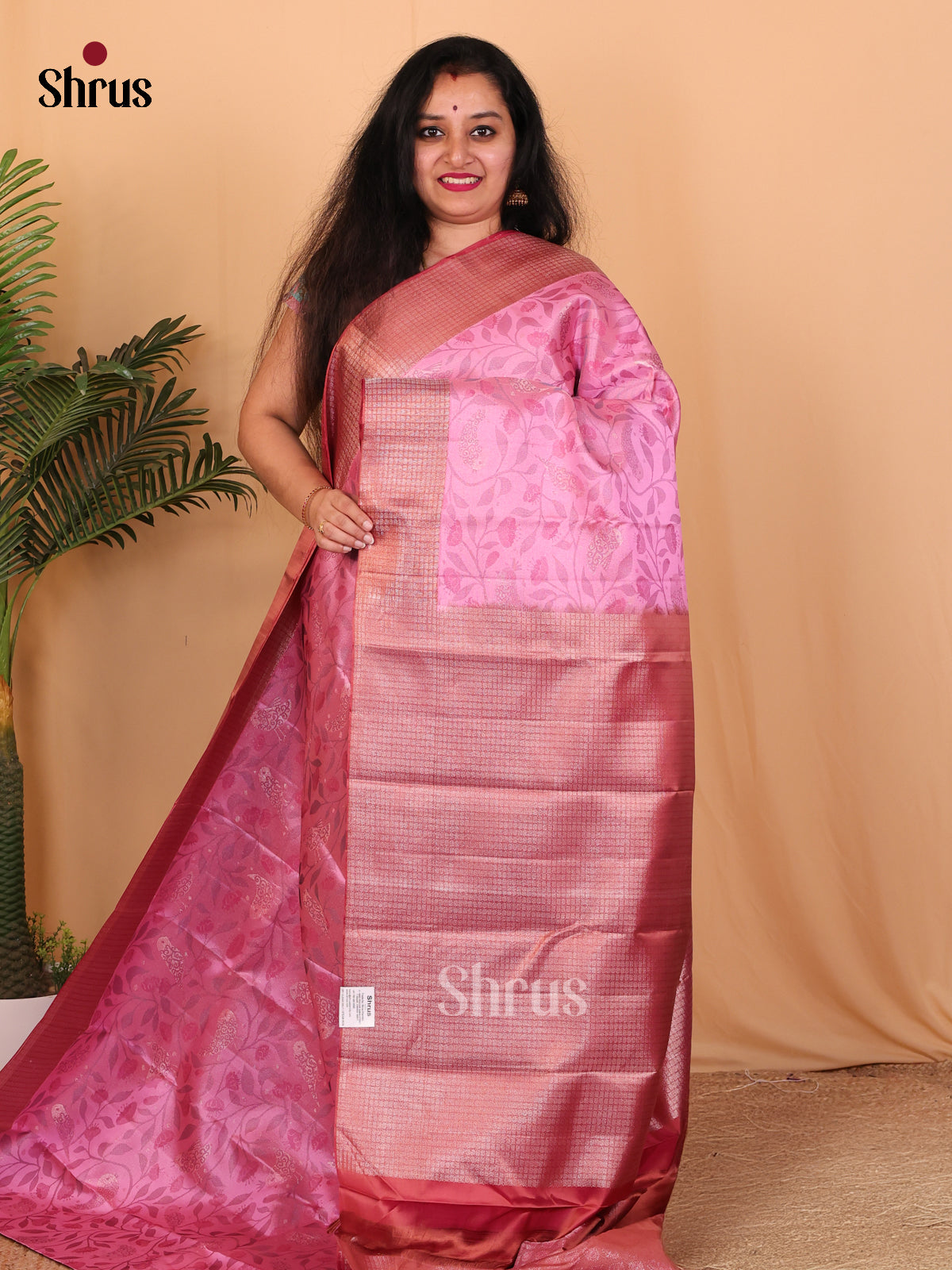 Pink Kanchipuram silk Saree With Delicate Floral Motifs-1